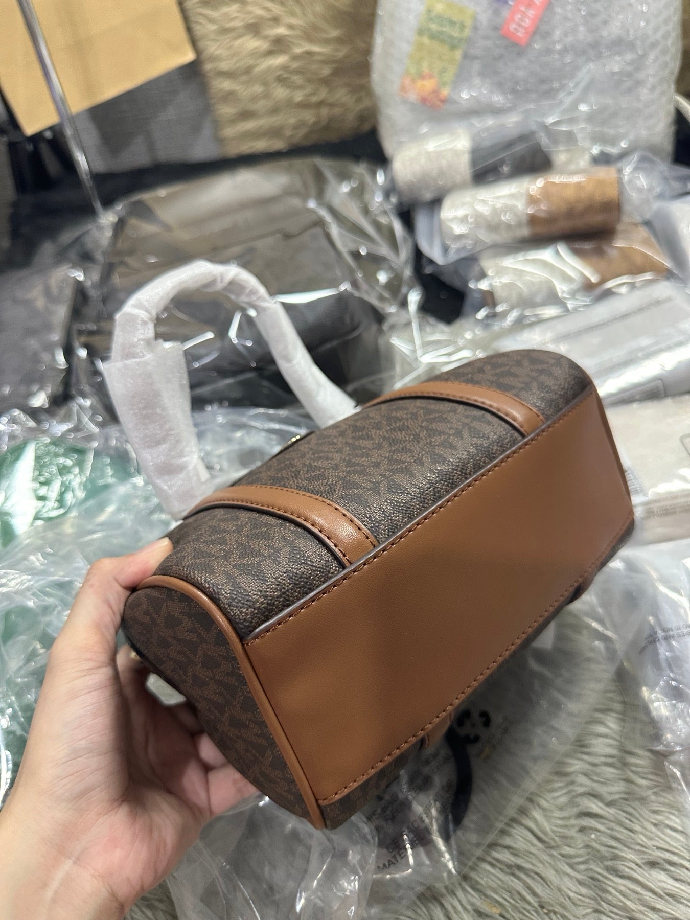 AUTHENTIC/ORIGINAL MK Jet Set Travel Small Duffle Satchel Crossbody Bag in Brown