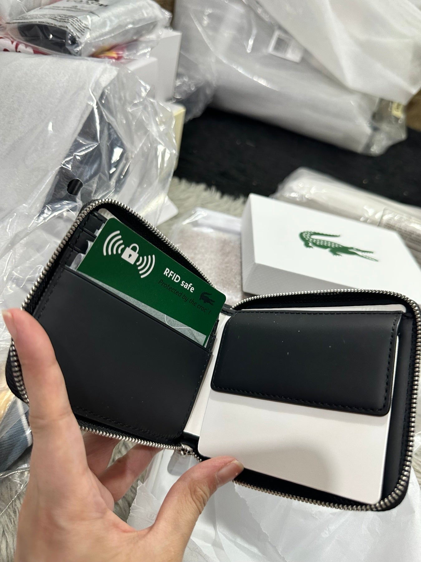 AUTHENTIC/ORIGINAL Lac0st Men's Zipped Monogram Billfold Black Wallet NH4005LX