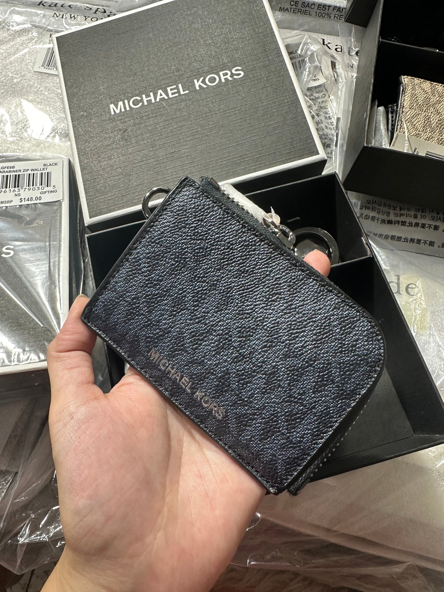 AUTHENTIC/ORIGINAL Michael Kors MK Logo Men's Wallet and Keychain Gift Set