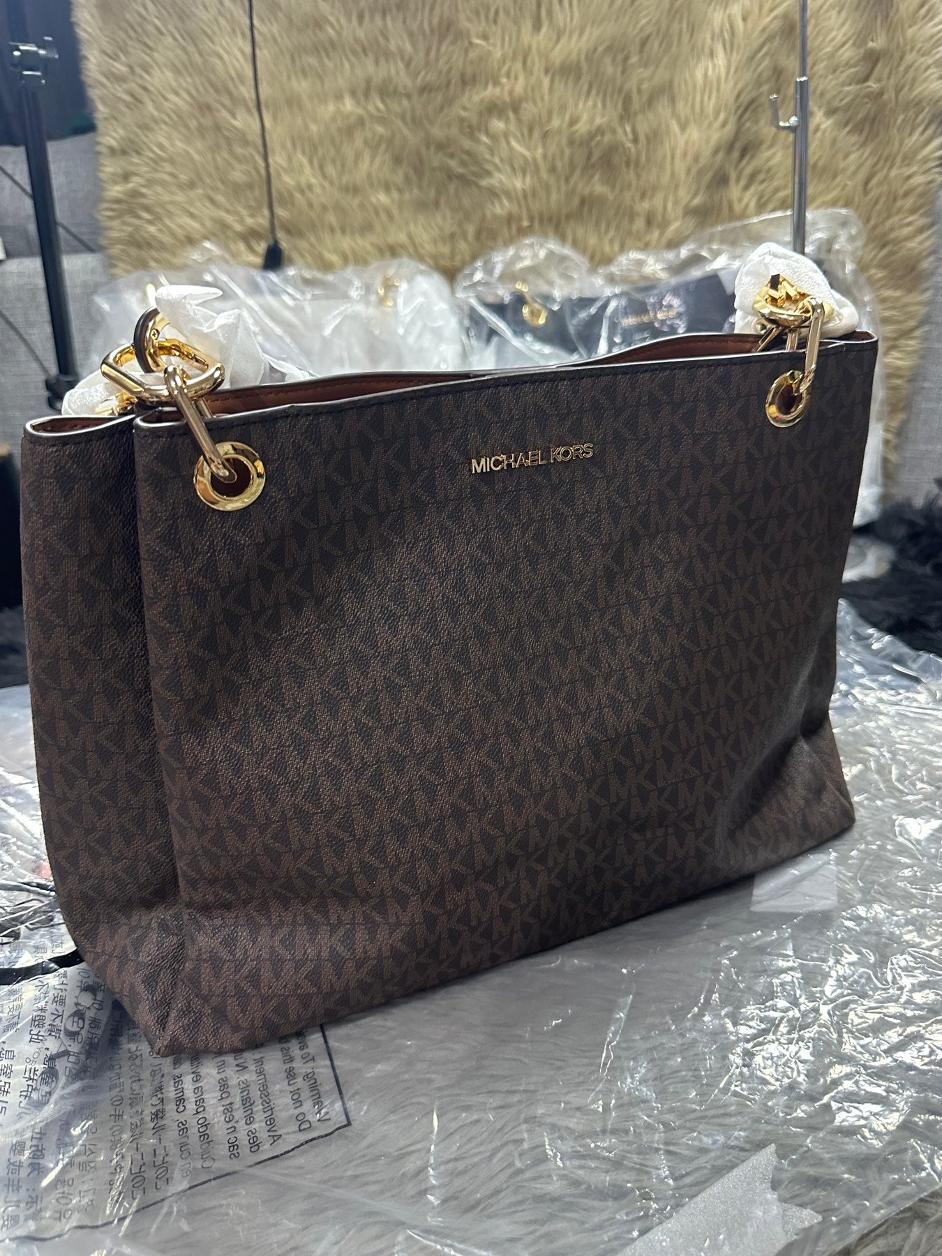 AUTHENTIC/ORIGINAL MK Trisha Large Logo Shoulder Tote Bag in Brown