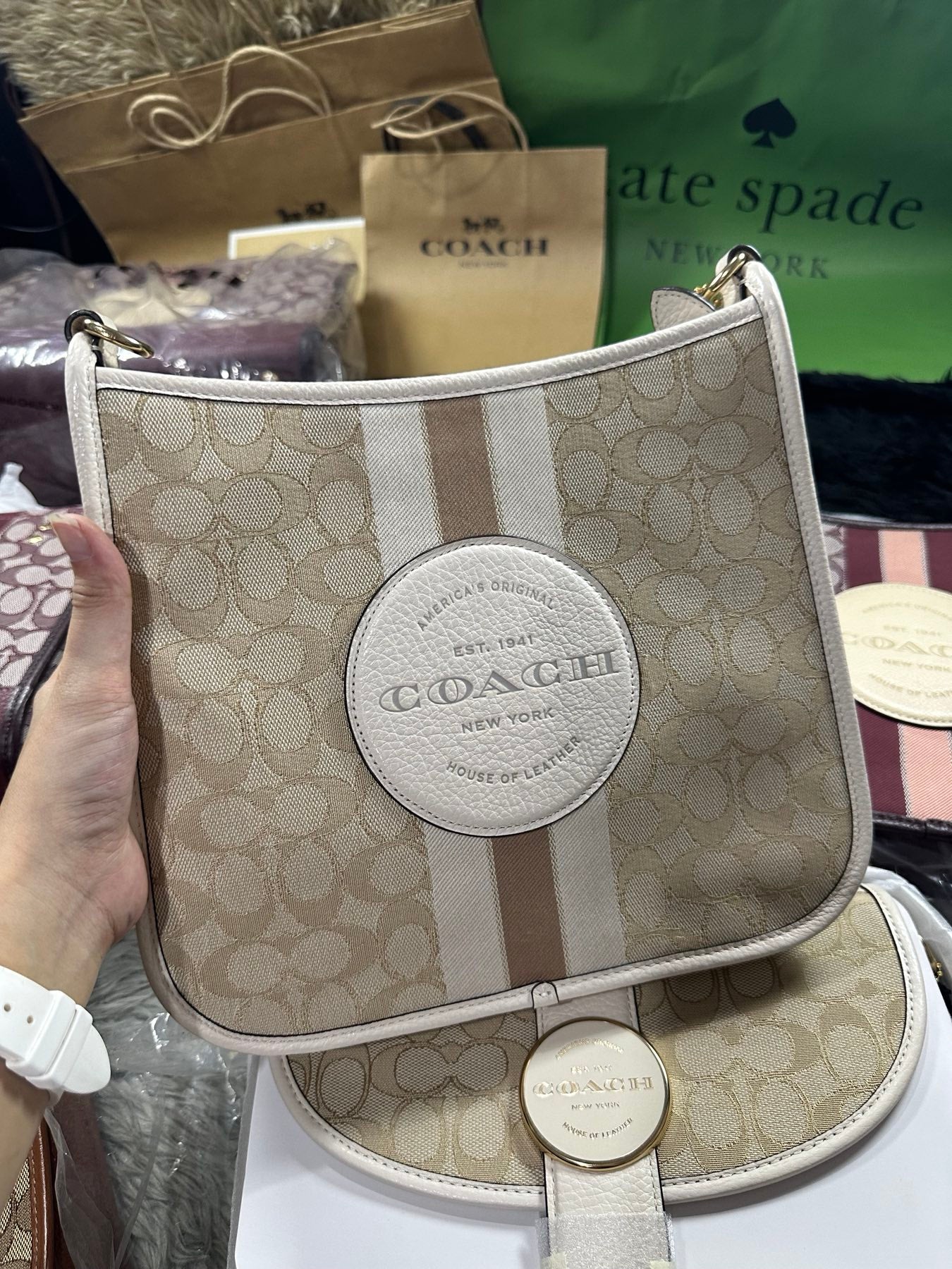 AUTHENTIC/ORIGINAL Preloved Coach Dempsey File Bag In Signature Jacquard With Stripe White
