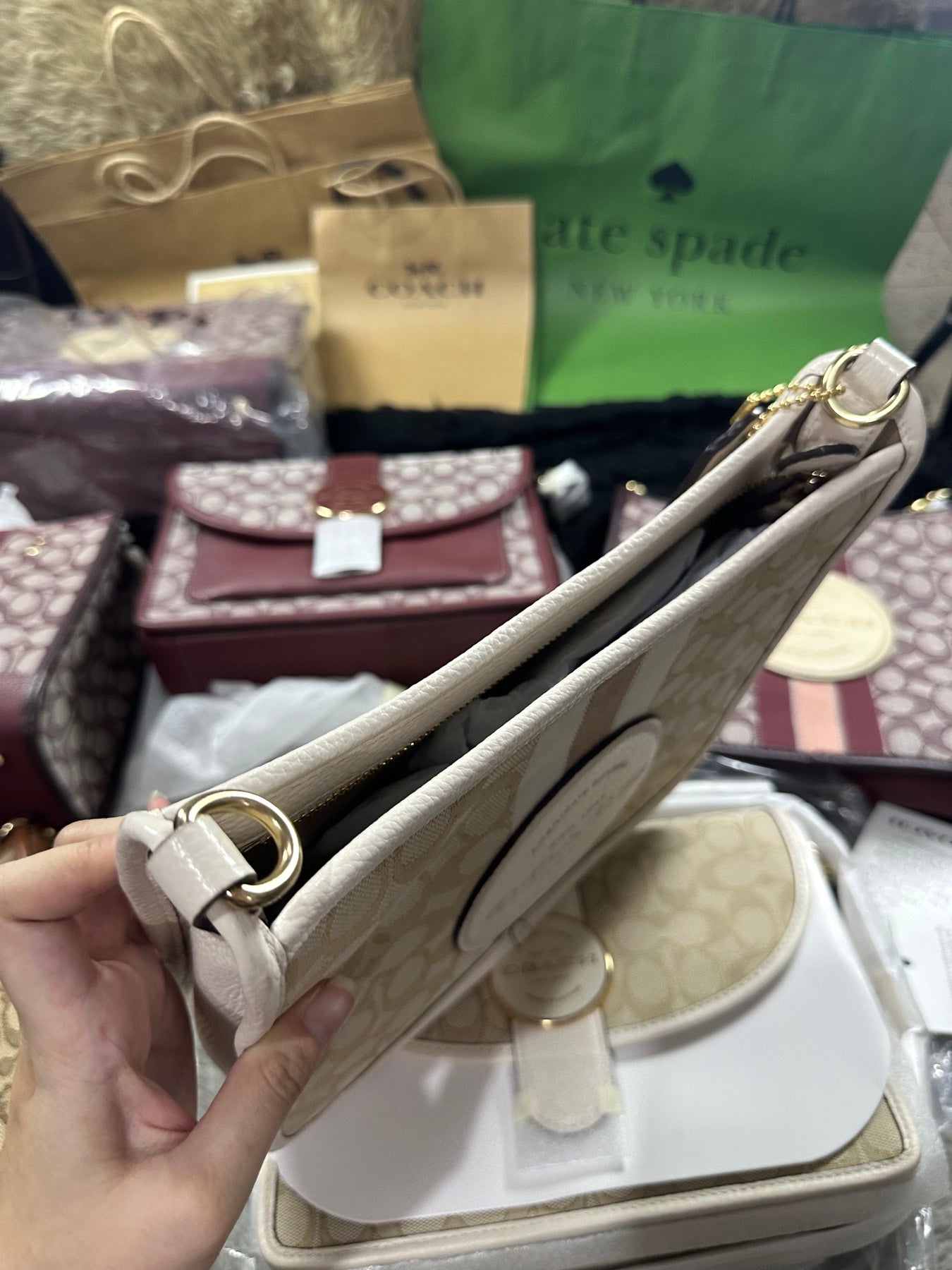 AUTHENTIC/ORIGINAL Preloved Coach Dempsey File Bag In Signature Jacquard With Stripe White