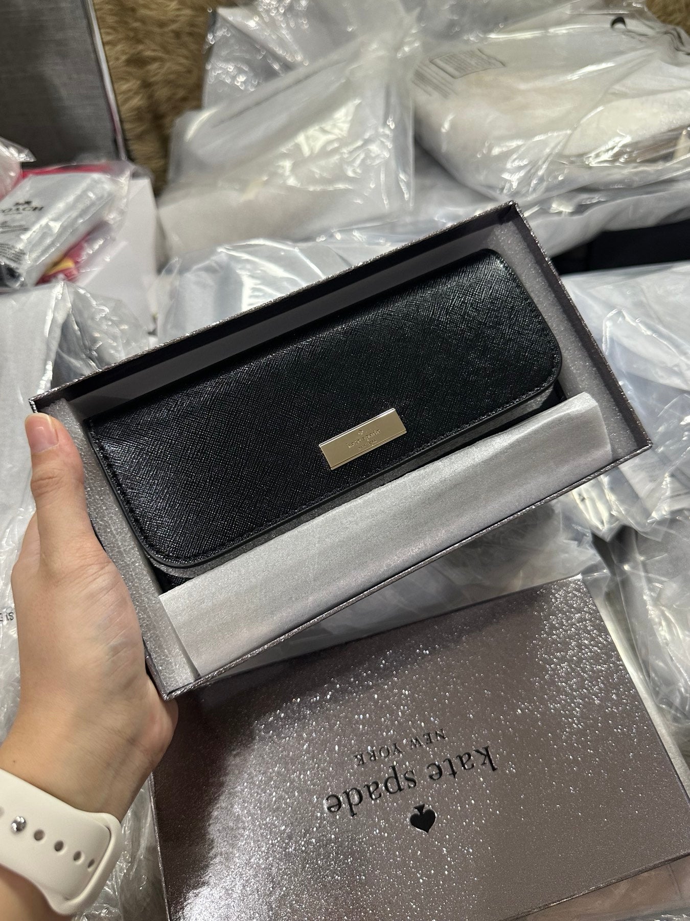 AUTHENTIC/ORIGINAL KateSpade KS Kenzie Boxed Glitter Medium Flap Wristlet Wallet Black Green