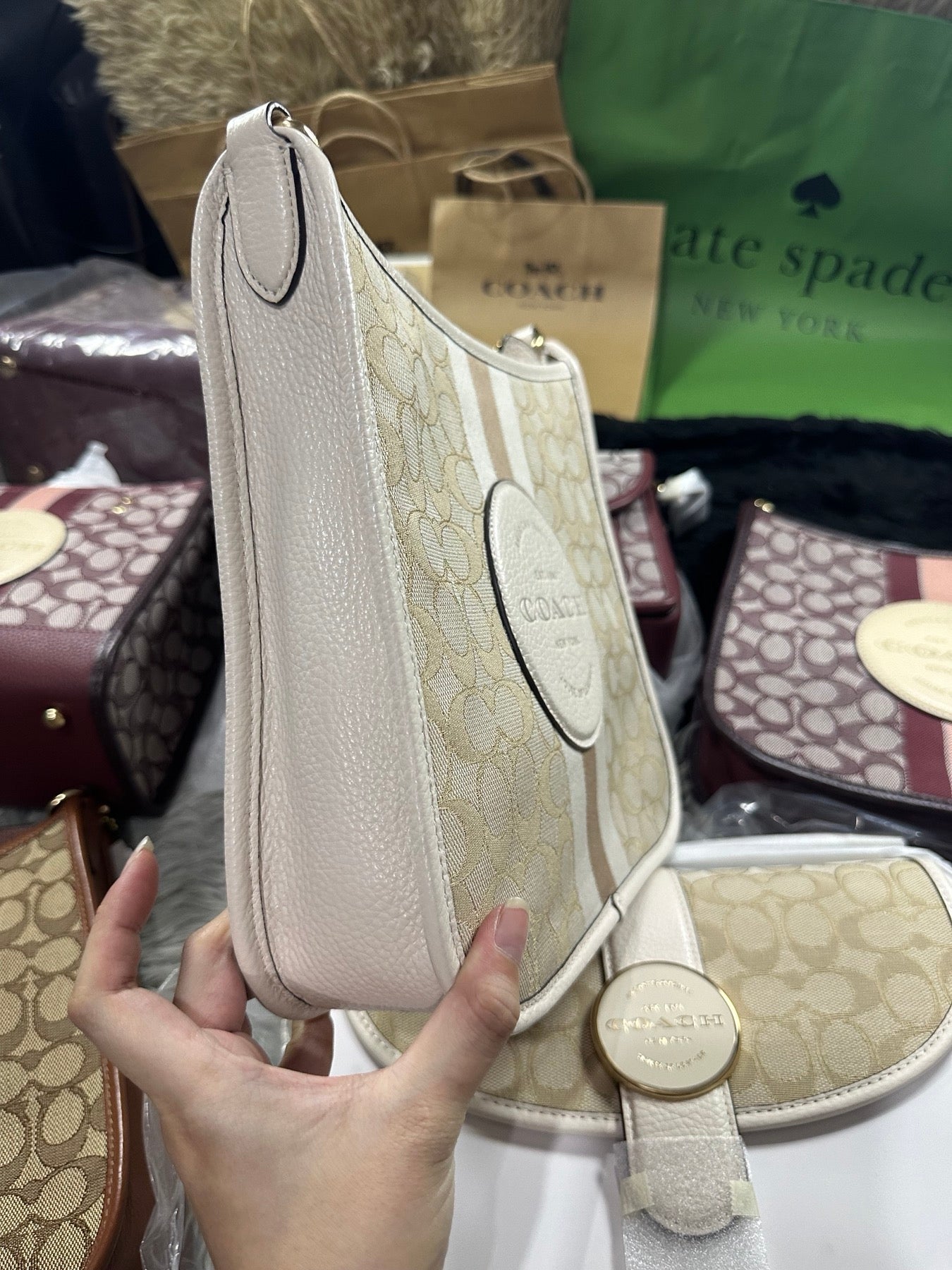 AUTHENTIC/ORIGINAL Preloved Coach Dempsey File Bag In Signature Jacquard With Stripe White