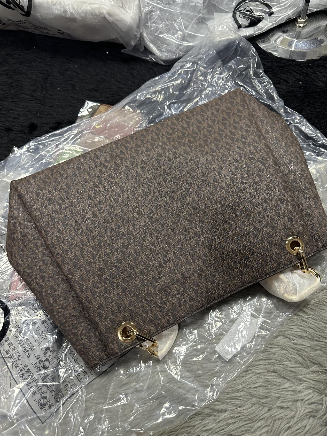 AUTHENTIC/ORIGINAL MK Trisha Large Logo Shoulder Tote Bag in Brown