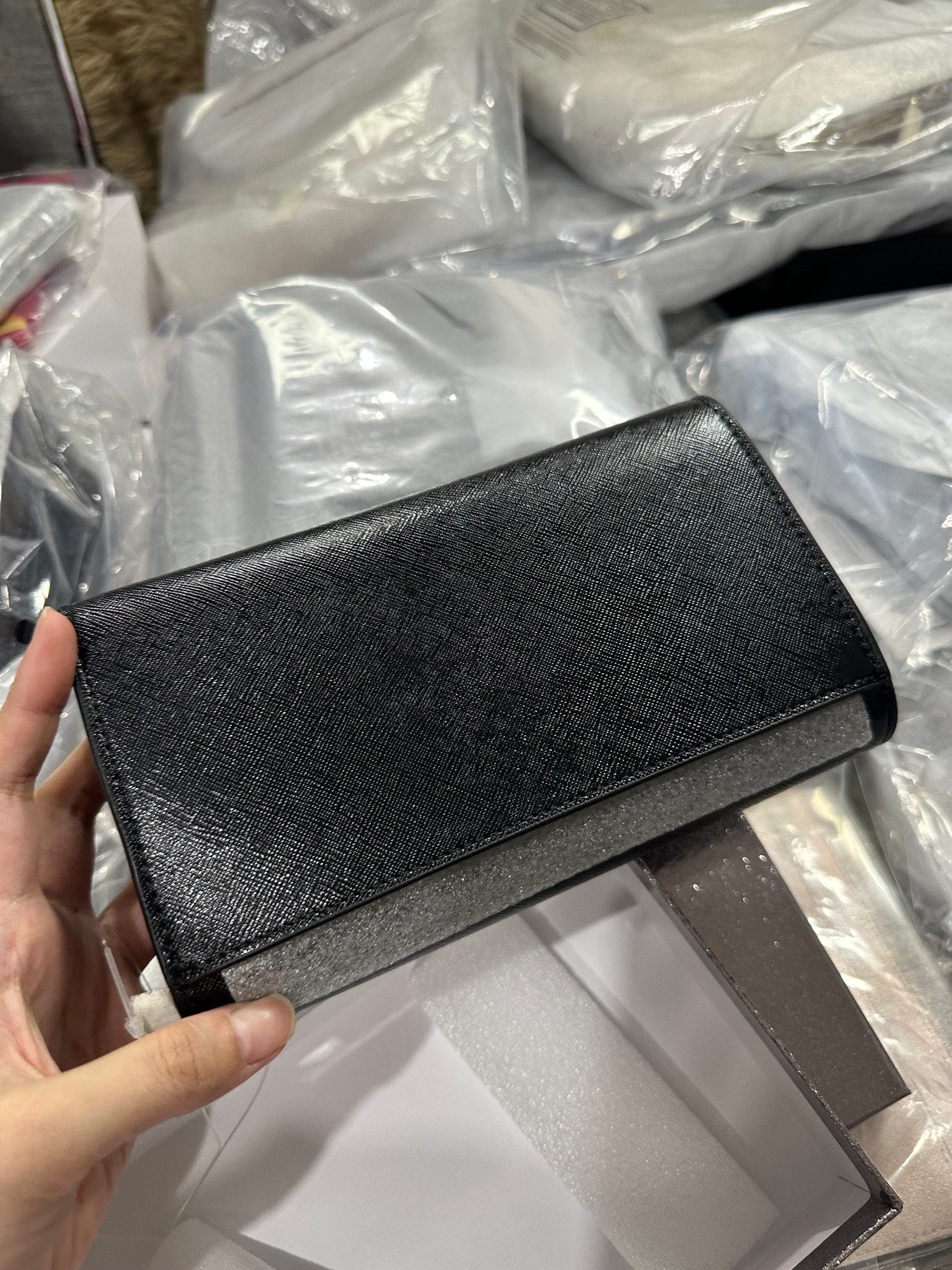 AUTHENTIC/ORIGINAL KateSpade KS Kenzie Boxed Glitter Medium Flap Wristlet Wallet Black Green