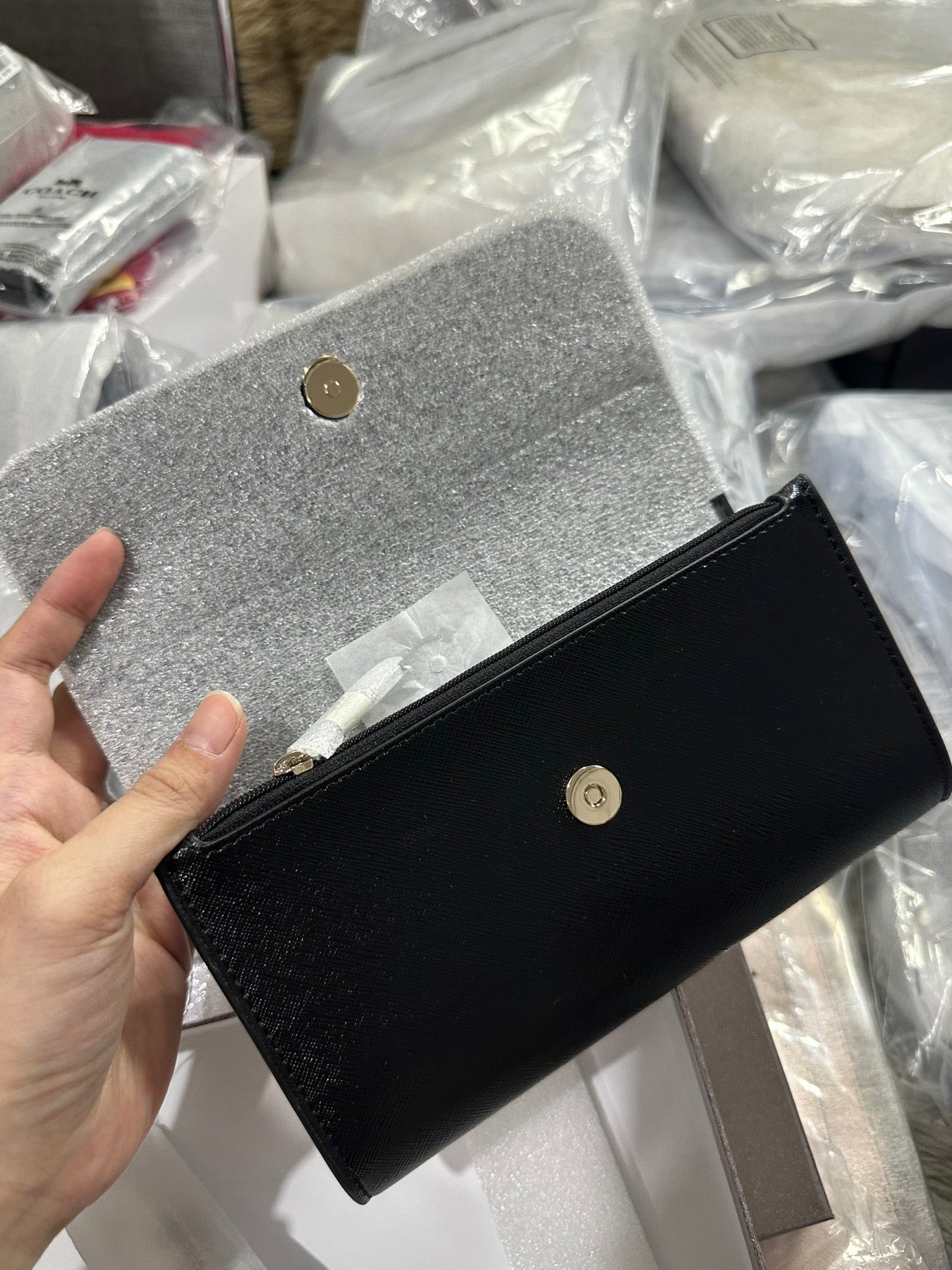 AUTHENTIC/ORIGINAL KateSpade KS Kenzie Boxed Glitter Medium Flap Wristlet Wallet Black Green