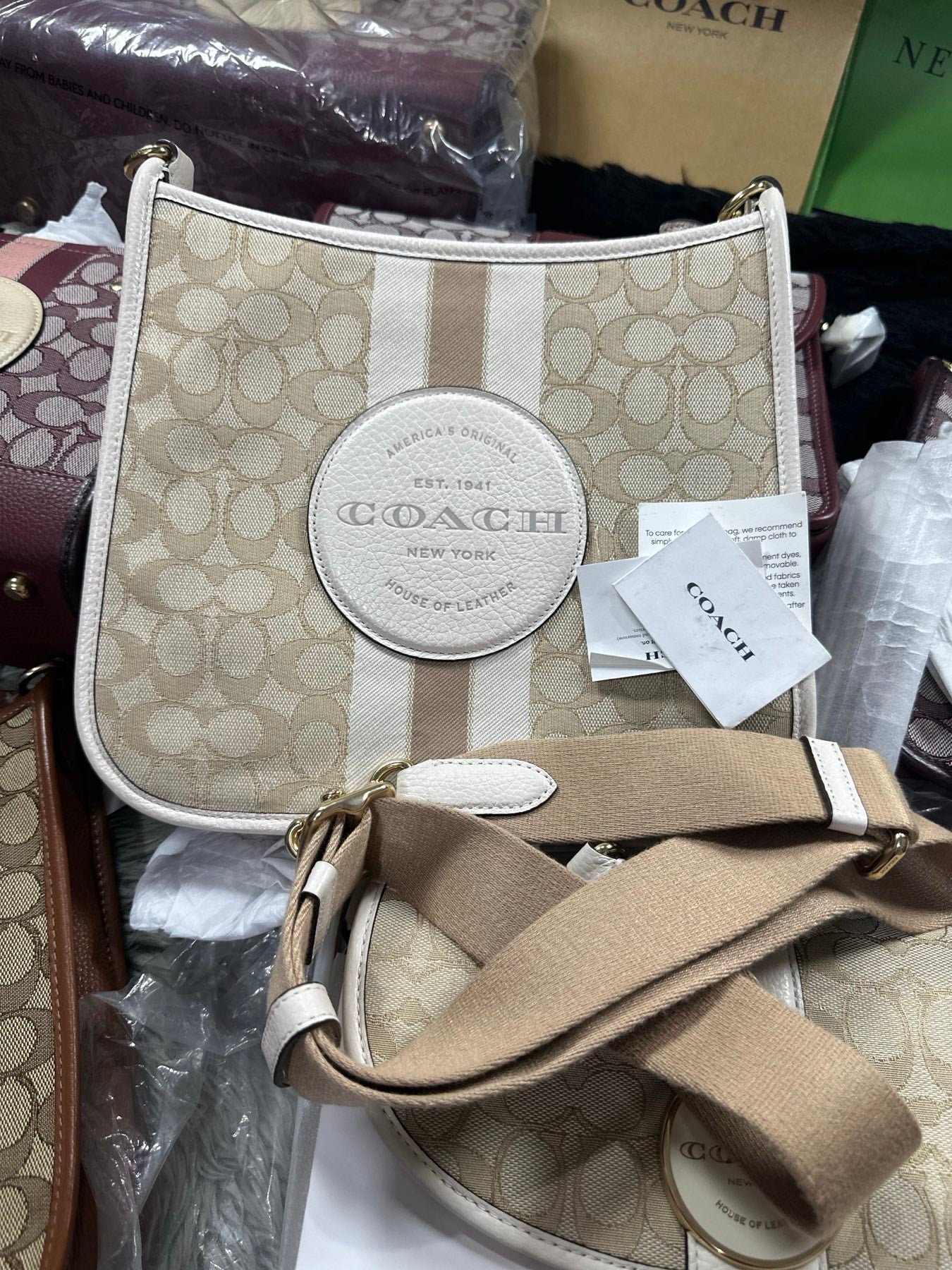 AUTHENTIC/ORIGINAL Preloved Coach Dempsey File Bag In Signature Jacquard With Stripe White