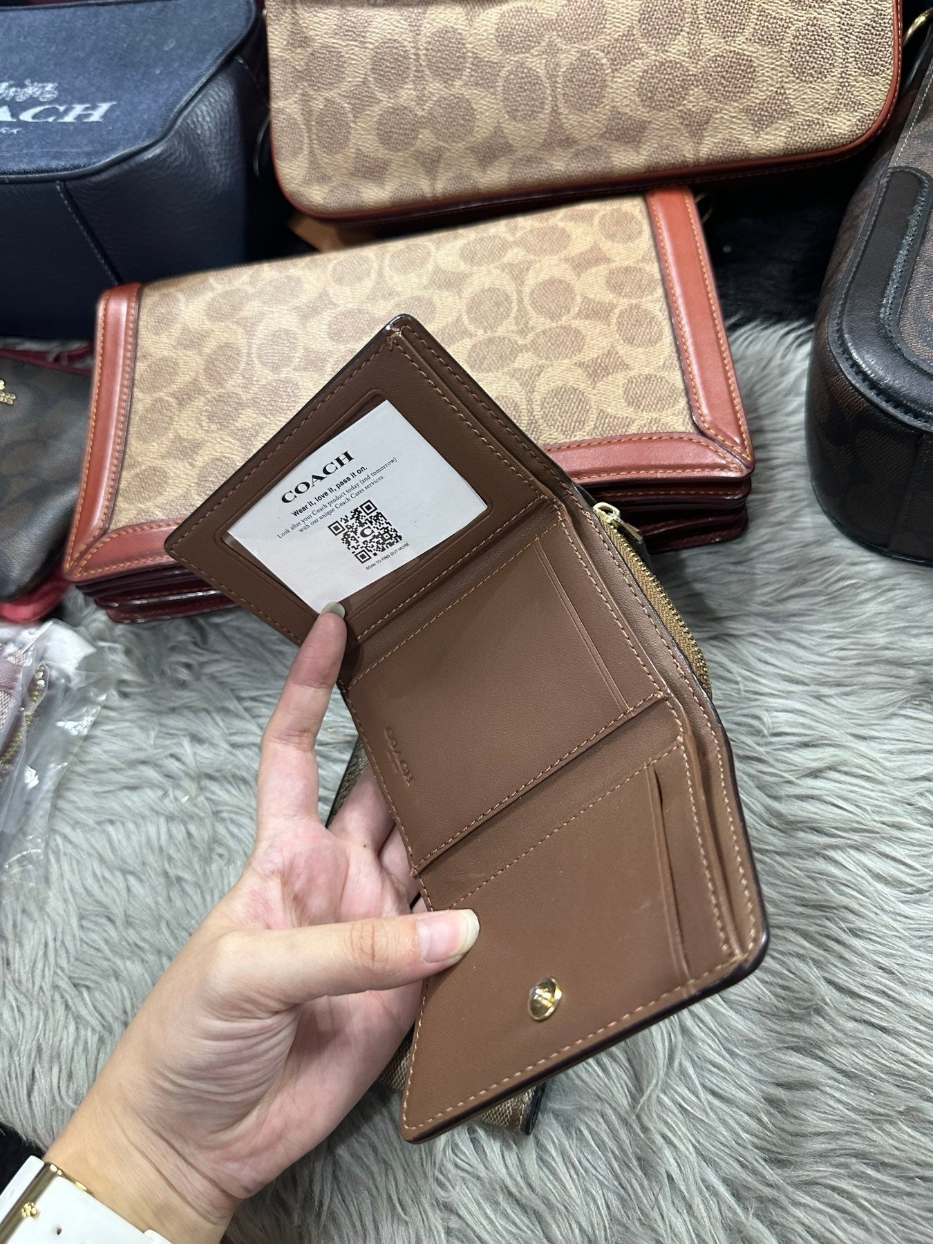 AUTHENTIC/ORIGINAL Preloved Coach Small Trifold Wallet In Signature Canvas Khaki Saddle