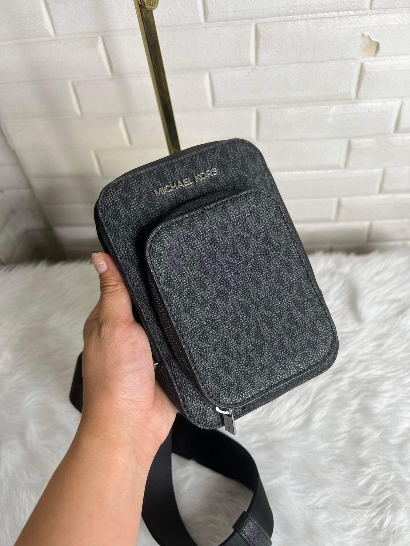 AUTHENTIC/ORIGINAL Michael Kors MK Cooper Logo Travel Crossbody Phone Men's Bag MonoBlack