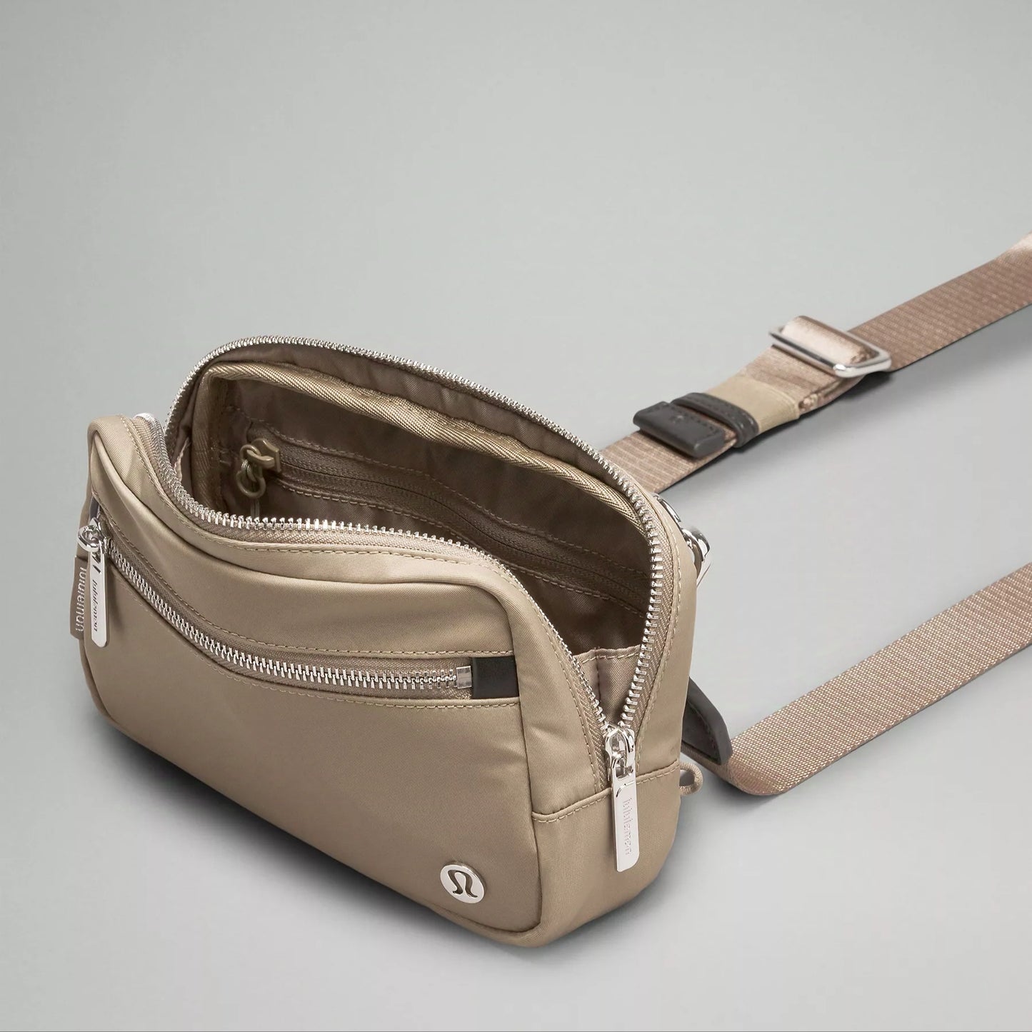 AUTHENTIC/ORIGINAL Lululemon Everywhere Convertible Crossbody Bag 1.5L