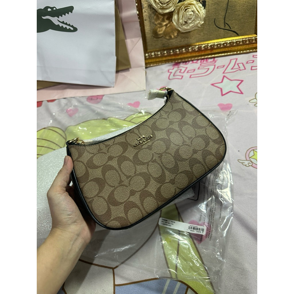ORIG & IMPORTED CCH Teri Shoulder Bag in Khaki/Black