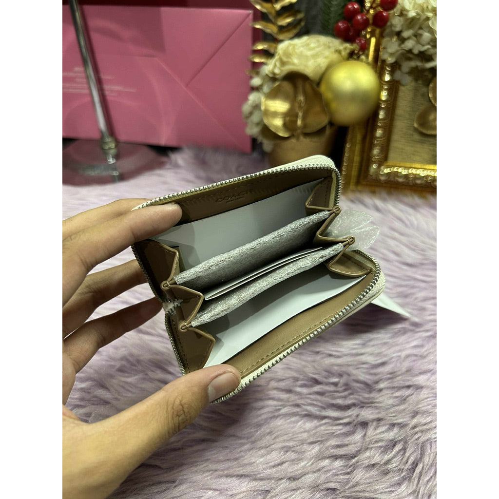 ORIG & IMPORTED CCH Essential Small Zip Around Card Case In Signature Jacquard White Wallet