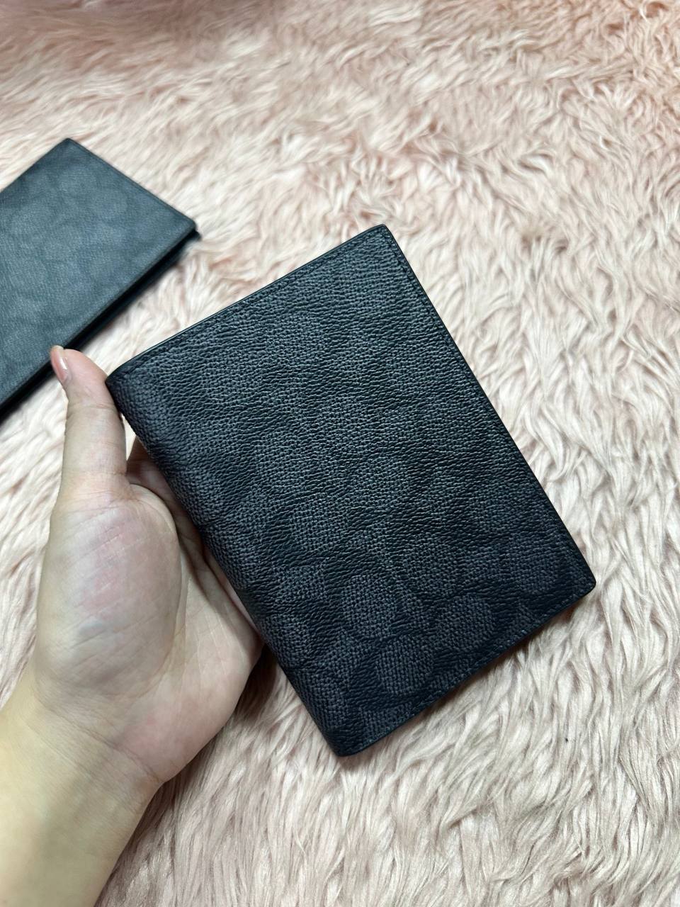 ORIG & IMPORTED COACH Passport Card Case In Signature Canvas Black Wallet