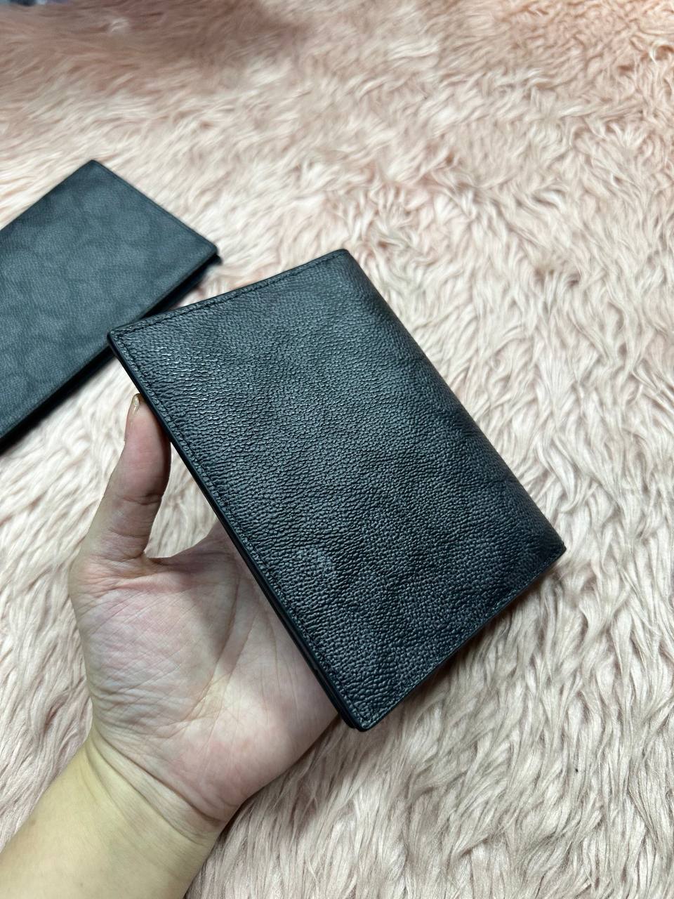 ORIG & IMPORTED COACH Passport Card Case In Signature Canvas Black Wallet