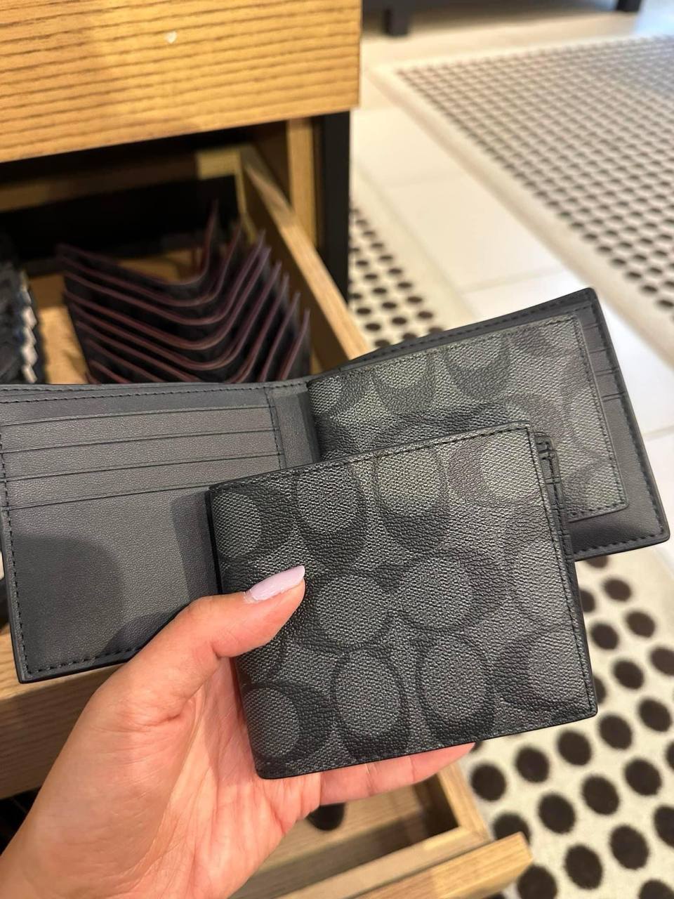 ORIG & IMPORTED COACH Compact Men Bifold Wallet
