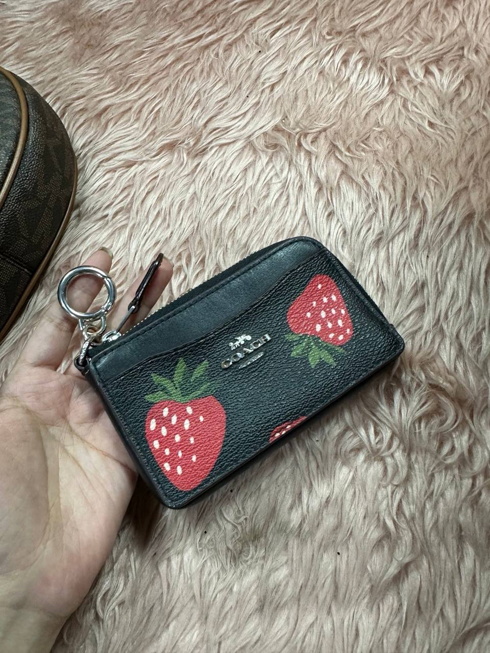 AUTHENTIC/ORIGINAL Preloved COACH Multifunction Card Case Wallet With Wild Strawberry Print