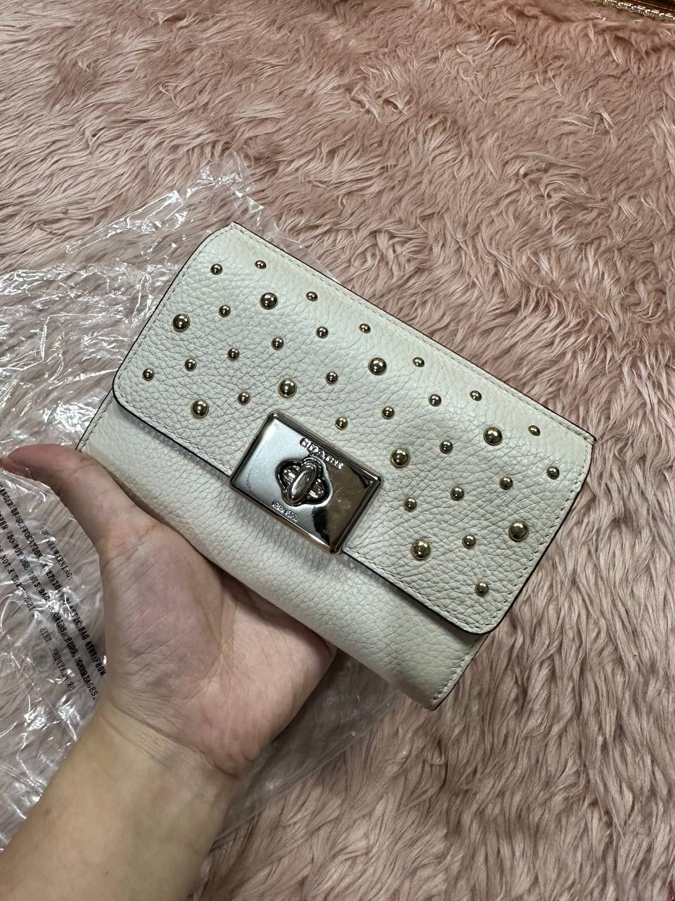 ORIG & IMPORTED COACH Cassidy Turnlock Medium Wallet With Rivets White