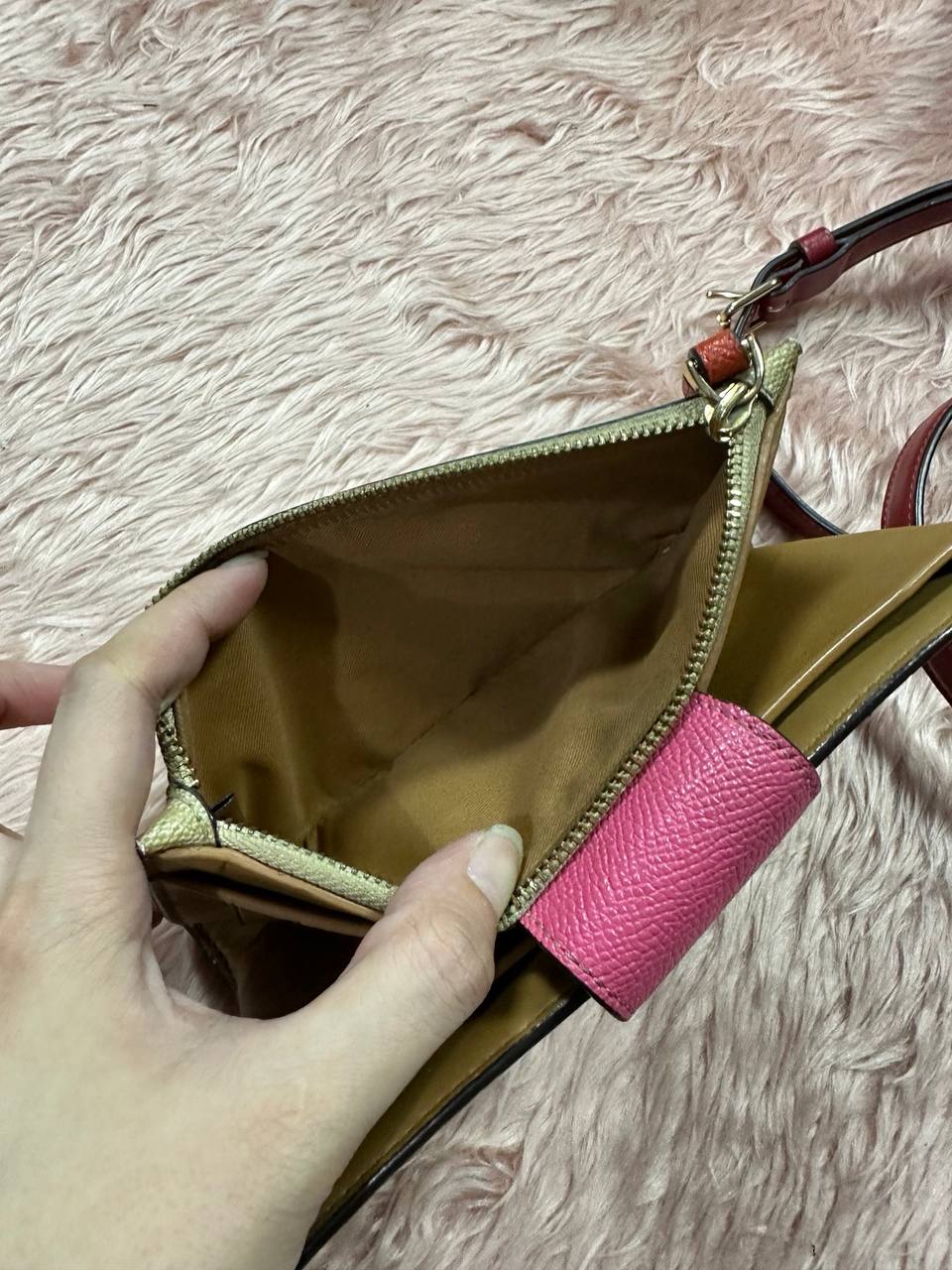 AUTHENTIC/ORIGINAL Preloved COACH Phone Tech Wallet Khaki Pink