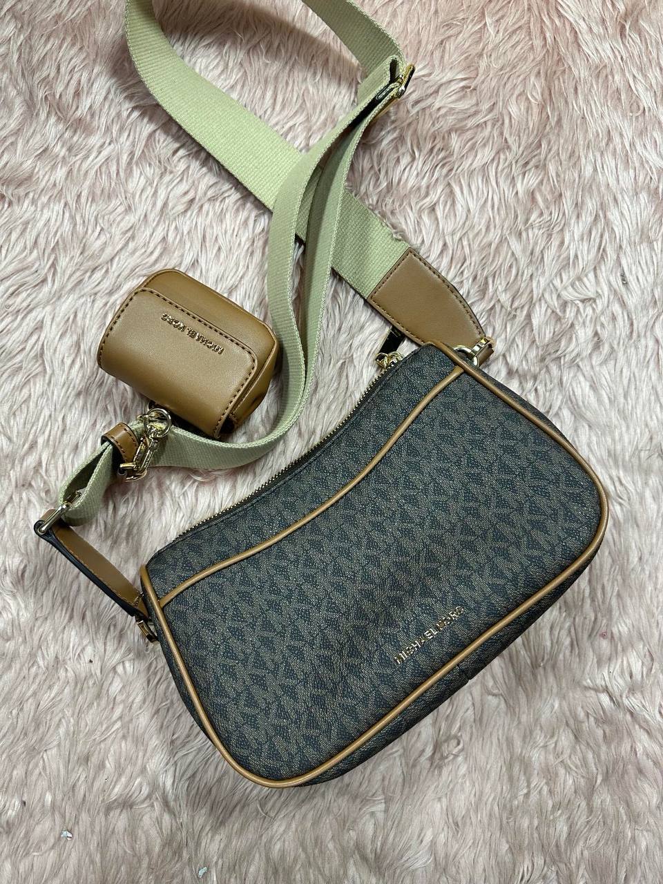 AUTHENTIC/ORIGINAL Preloved MK Jet Set Medium Signature Logo Crossbody Brown Bag with Case for AirPods