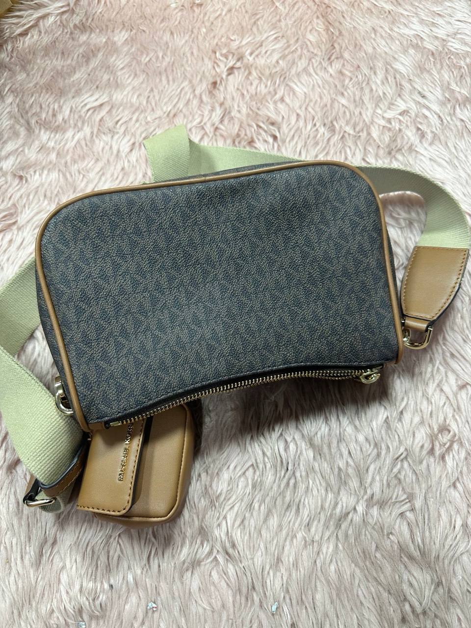 AUTHENTIC/ORIGINAL Preloved MK Jet Set Medium Signature Logo Crossbody Brown Bag with Case for AirPods
