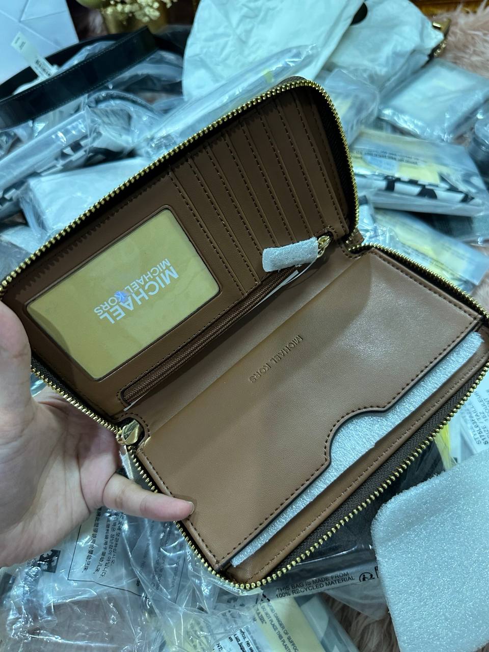 ORIG & IMPORTED MICHAEL KORS MK Jet Set Large Multifunction Phone Case Wristlet Wallet Brown