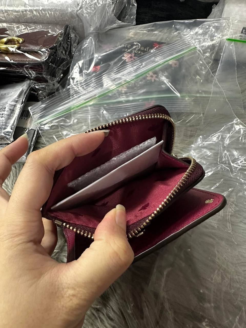 ORIG & IMPORTED Kate Spade KS Eva Small L-Zip Bifold Wallet in Cherrywood Red
