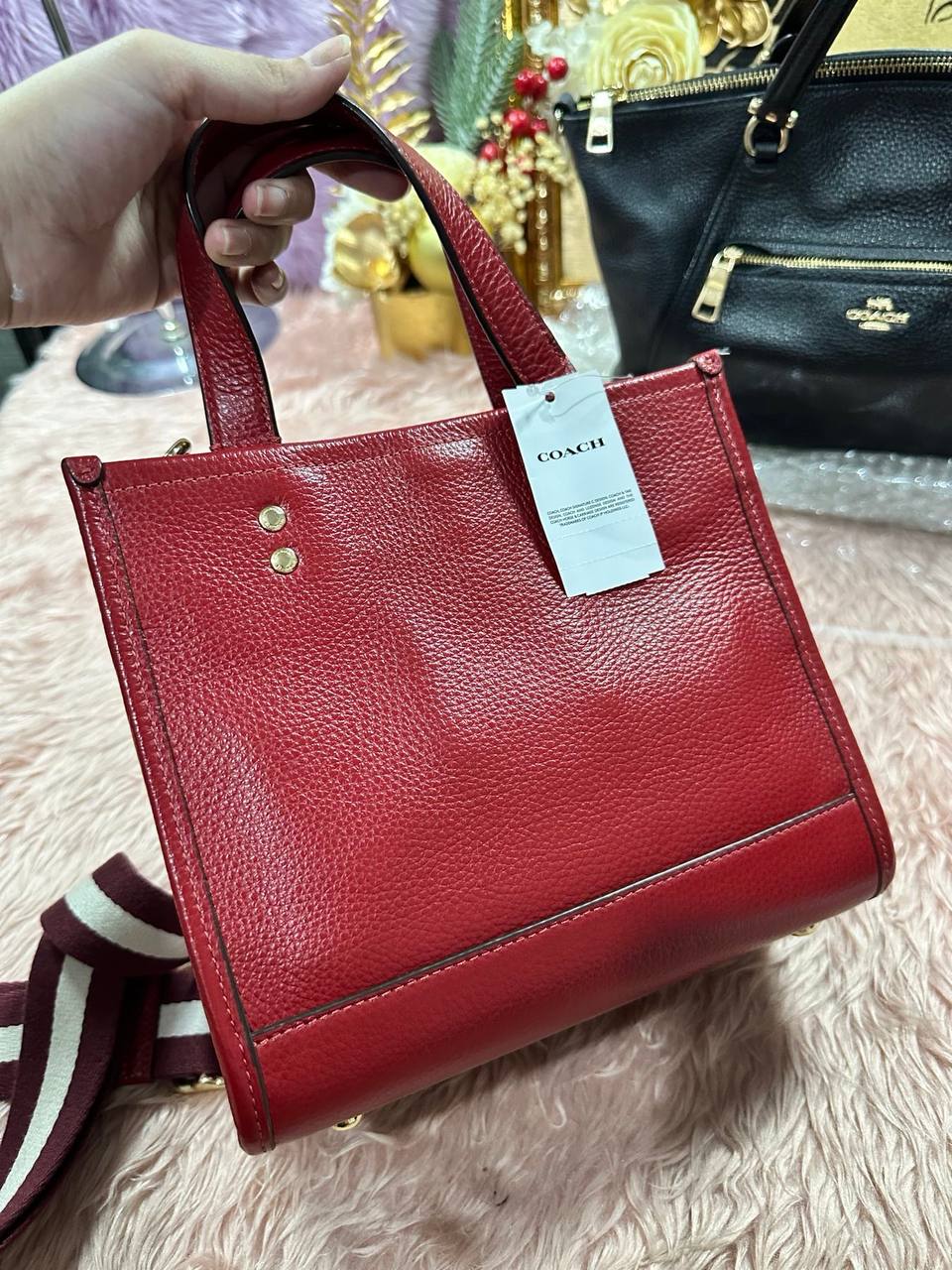 ORIG & IMPORTED COACH Dempsey Tote Bag 22 With Heart Charm Red Bag