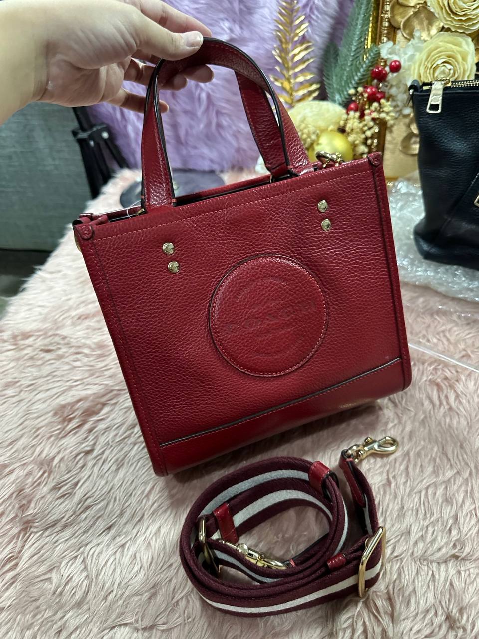 ORIG & IMPORTED COACH Dempsey Tote Bag 22 With Heart Charm Red Bag