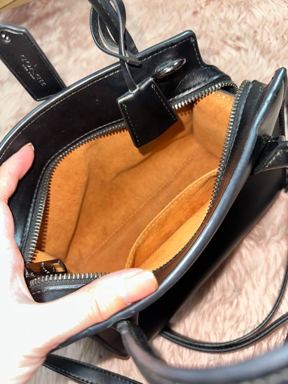 ORIG Preloved COACH Andrea Carryall Black Bag