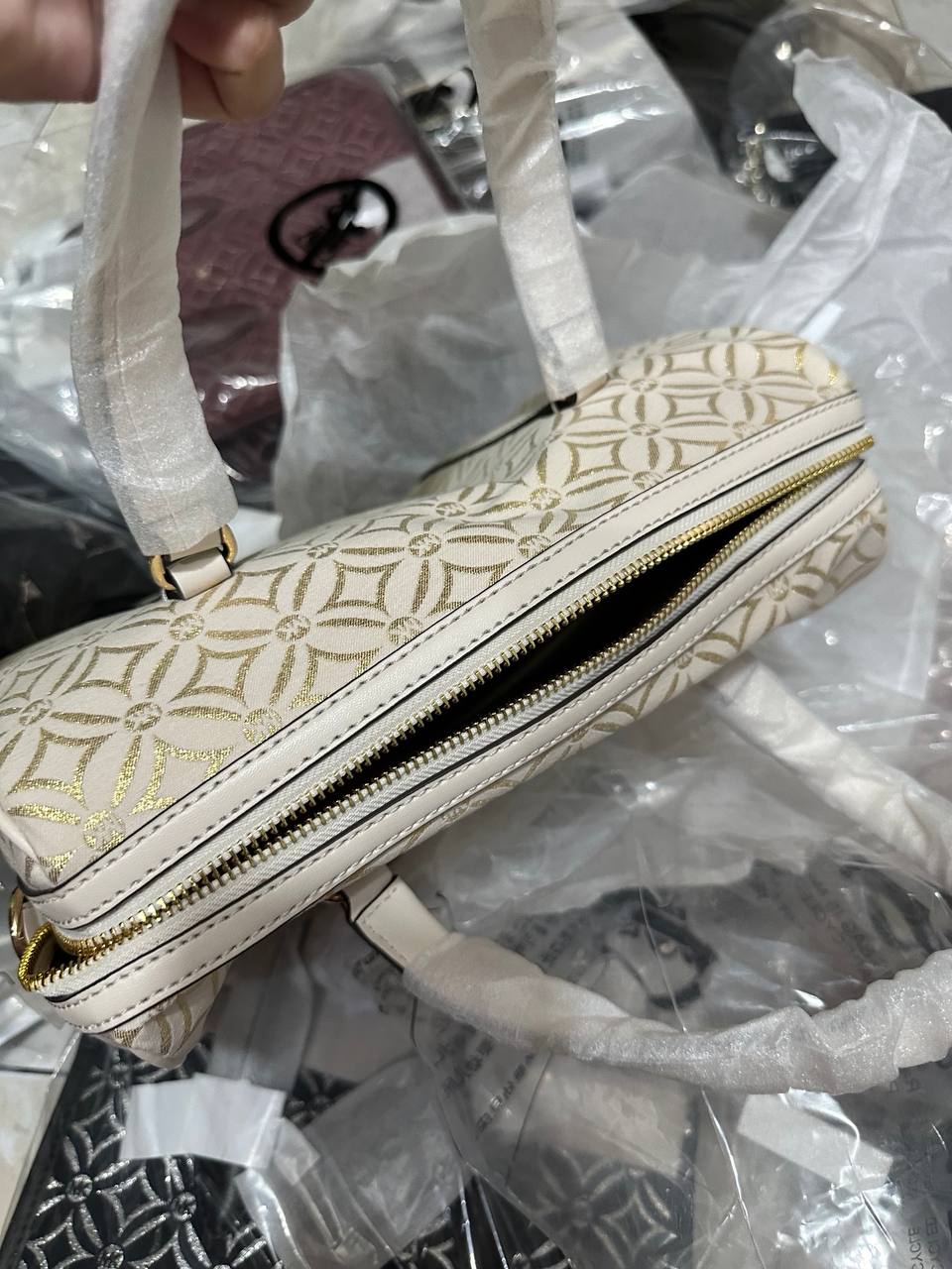 ORIG & IMPORTED MICHAEL KORS MK Medium Duffle Satchel Bag Glitter Vanilla White