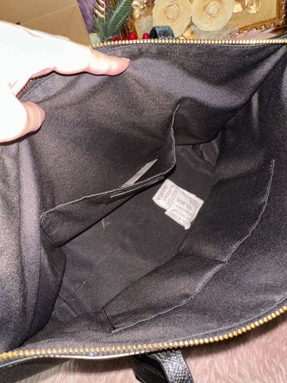 ORIG Preloved Coach Crossgrain Leather Zip Top Tote Shoulder Bag Black