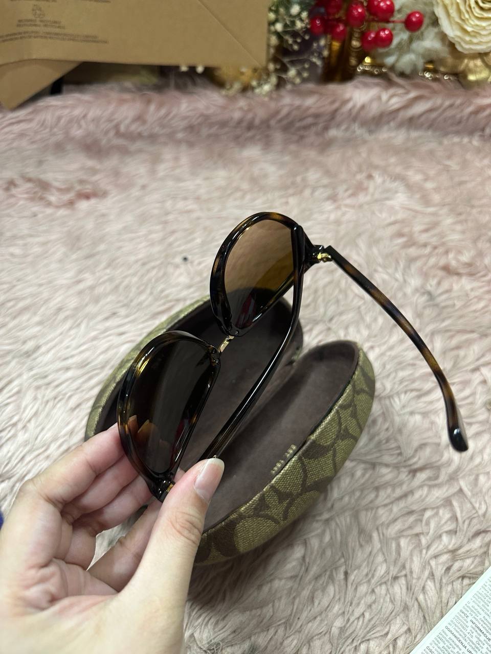 ORIG Preloved Coach Wellington Sunglasses HC8221-512013 Cat Eye