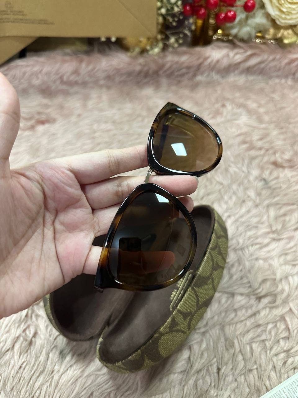 ORIG Preloved Coach Wellington Sunglasses HC8221-512013 Cat Eye