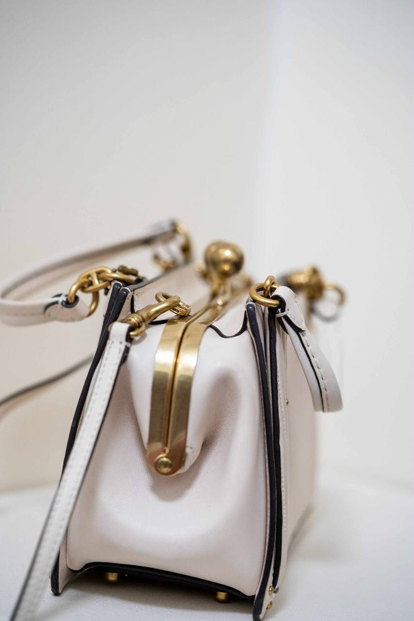 ORIG Preloved Coach RARE Retail Kisslock Dreamer 21 With Quilting And Rivets Mini White Bag