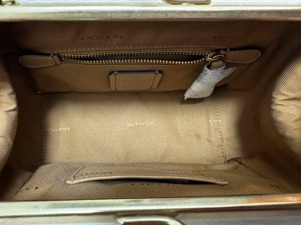 ORIG Preloved Coach RARE Retail Kisslock Dreamer 21 With Quilting And Rivets Mini White Bag