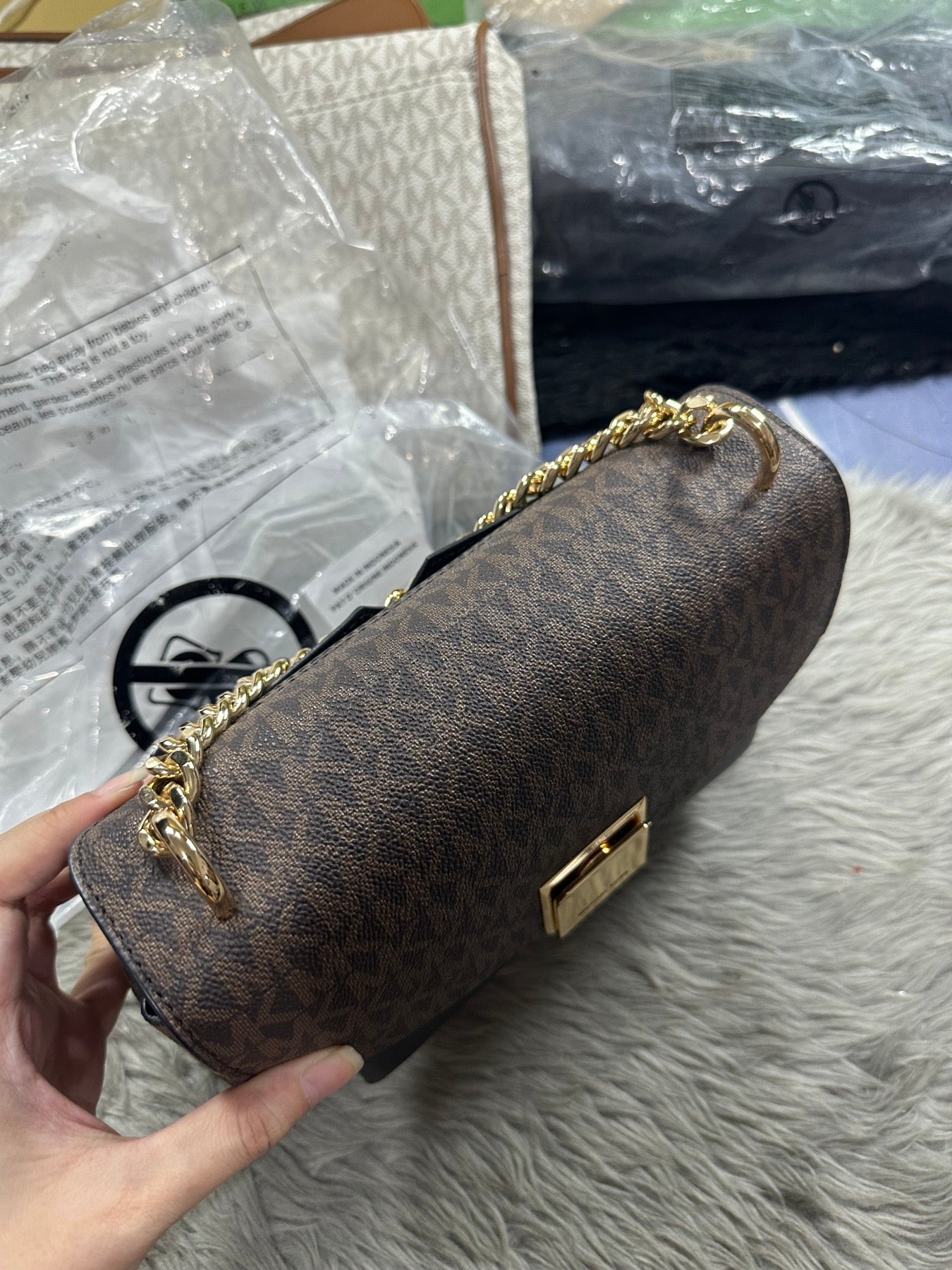 AUTHENTIC/ORIGINAL Preloved MK Lita Medium Two-Tone Logo Crossbody Bag Brown/Black