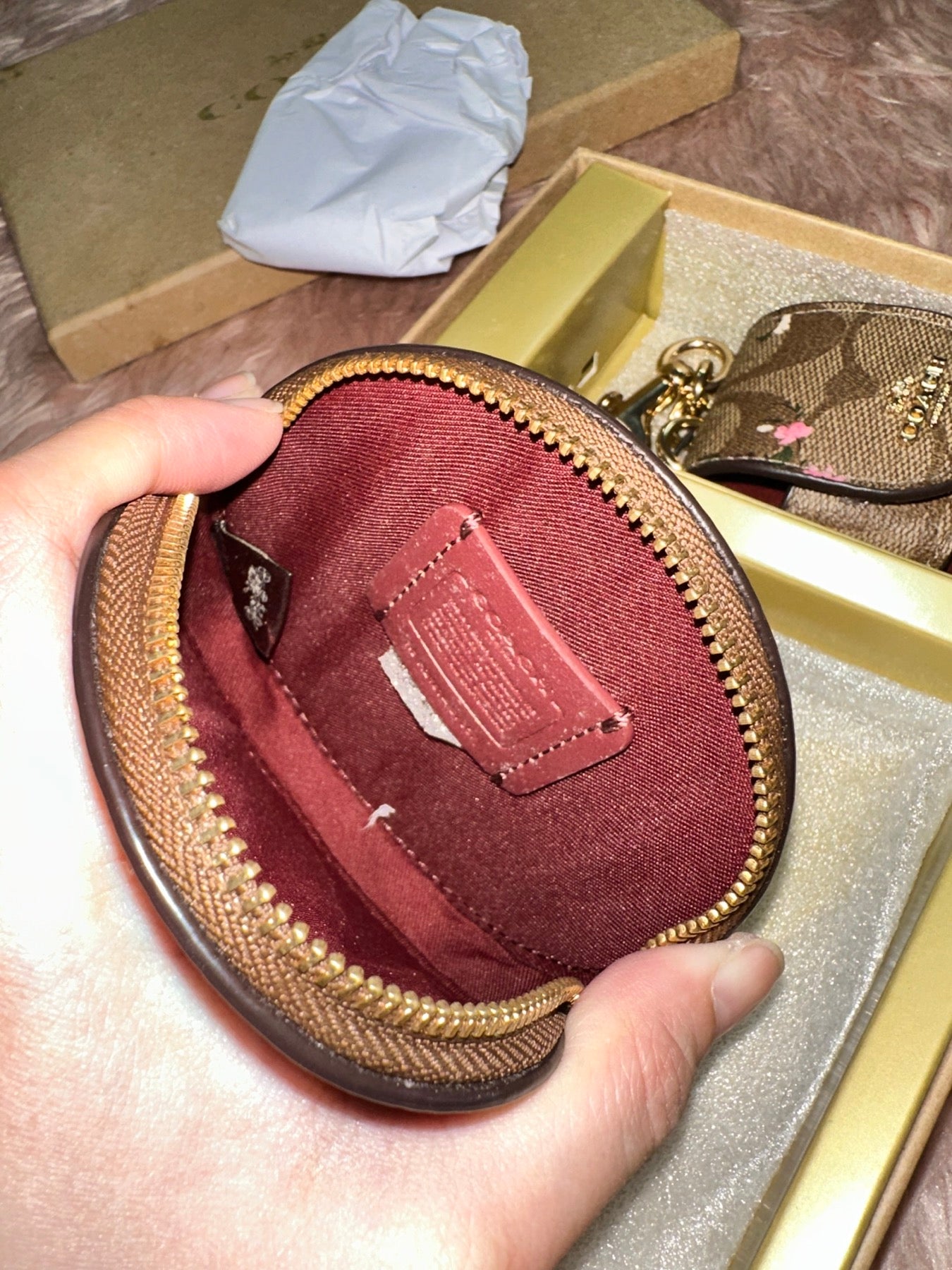 ORIG & IMPORTED COACH Boxed Tech Organizer And Wireless Earbud Charm Set Floral Print