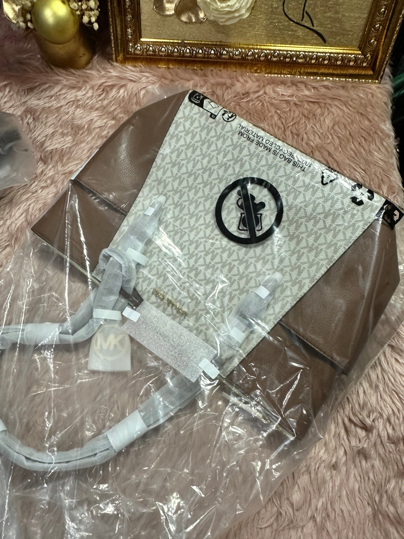 ORIG & IMPORTED MK Charlotte Large Logo and Leather Top-Zip Tote Bag Brown Vanilla White