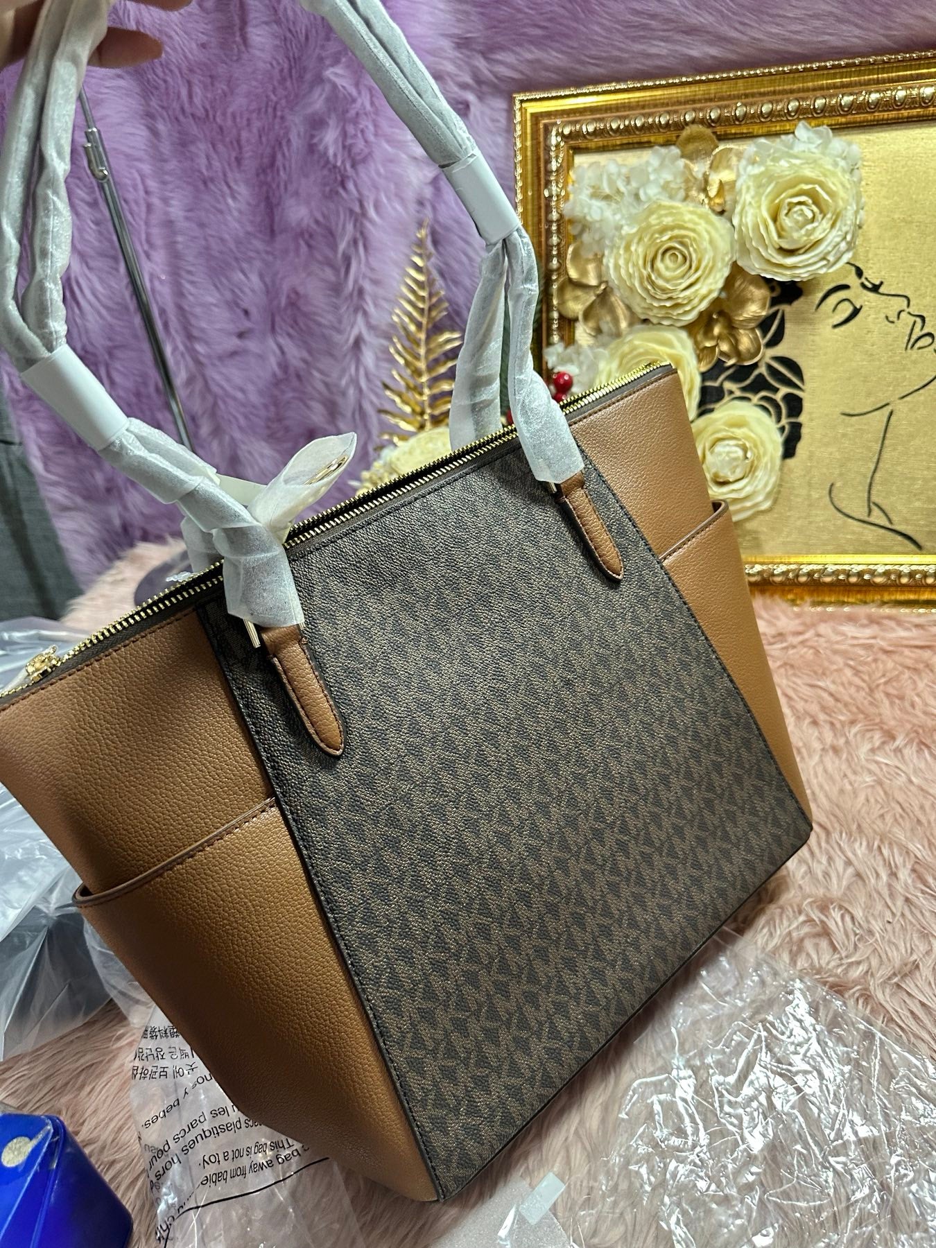 ORIG & IMPORTED MK Charlotte Large Logo and Leather Top-Zip Tote Bag Brown Vanilla White