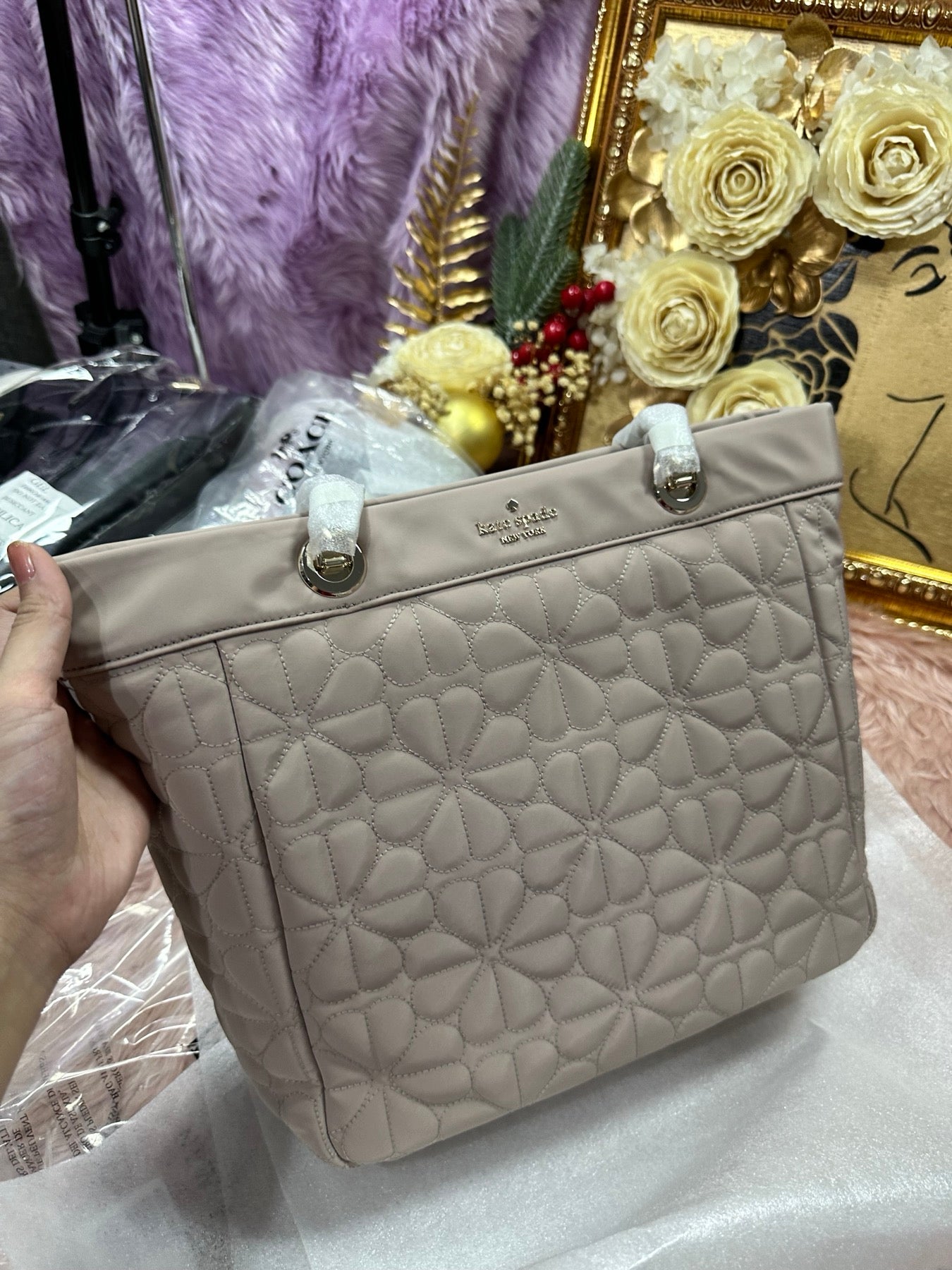 ORIG & IMPORTED KS Spade Flower Quilted Fabric Medium Tote Cozy Grey Bag