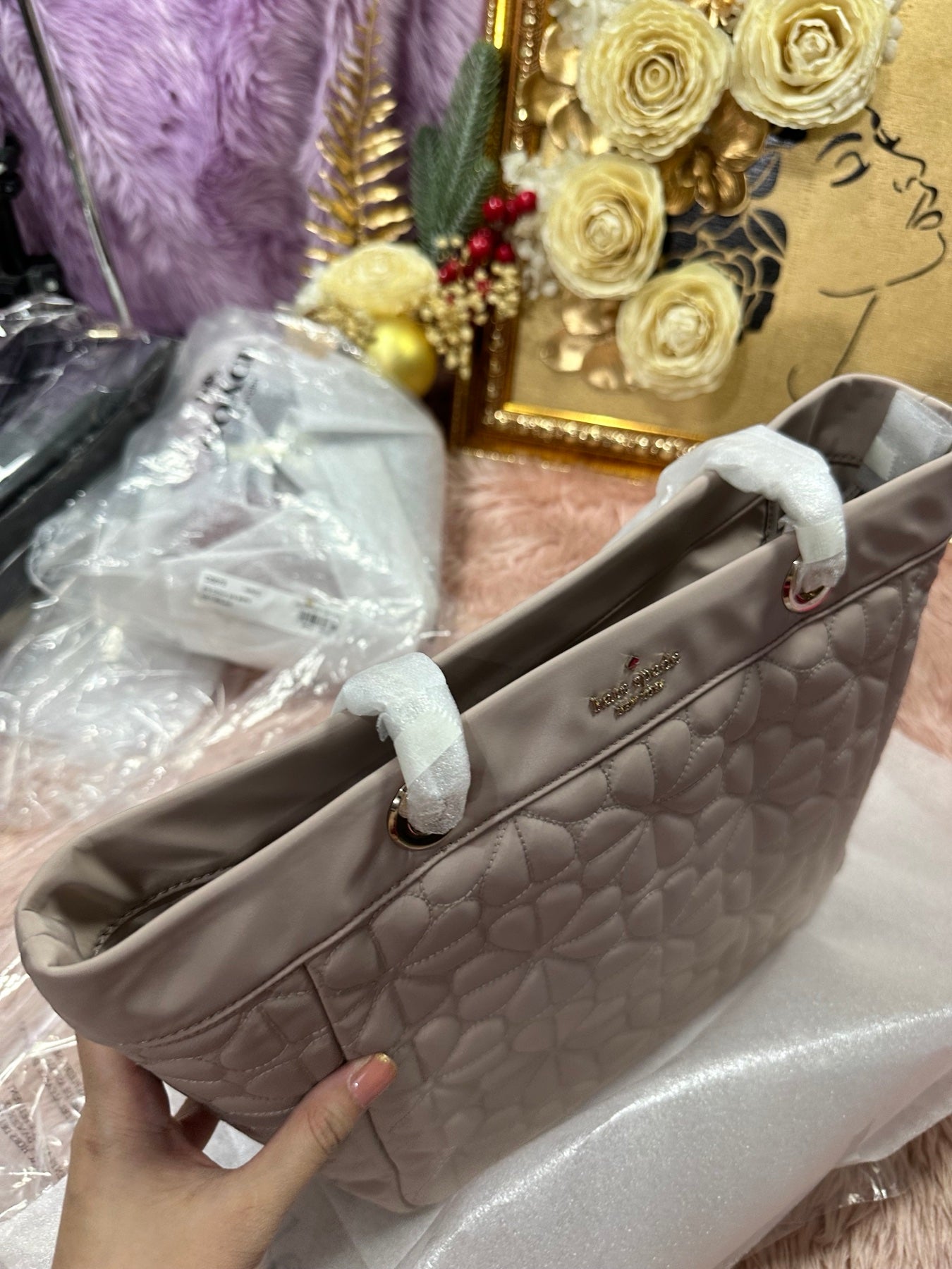 ORIG & IMPORTED KS Spade Flower Quilted Fabric Medium Tote Cozy Grey Bag
