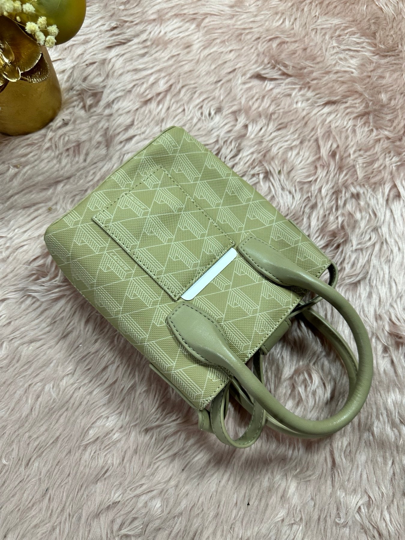 AUTHENTIC/ORIGINAL Preloved Lacoste Vertical Mini Bag Viennois Beige