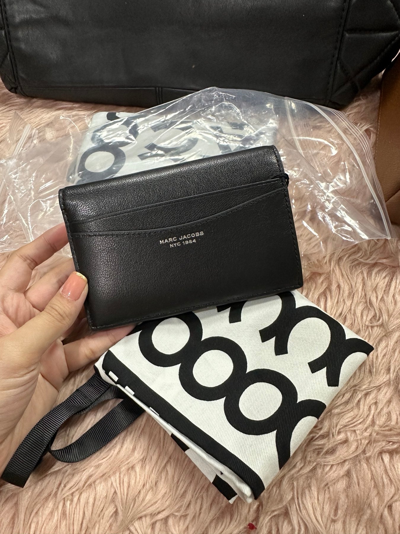 ORIG & IMPORTED Marc Jacobs The Slim 84 Flap Bifold Black Wallet