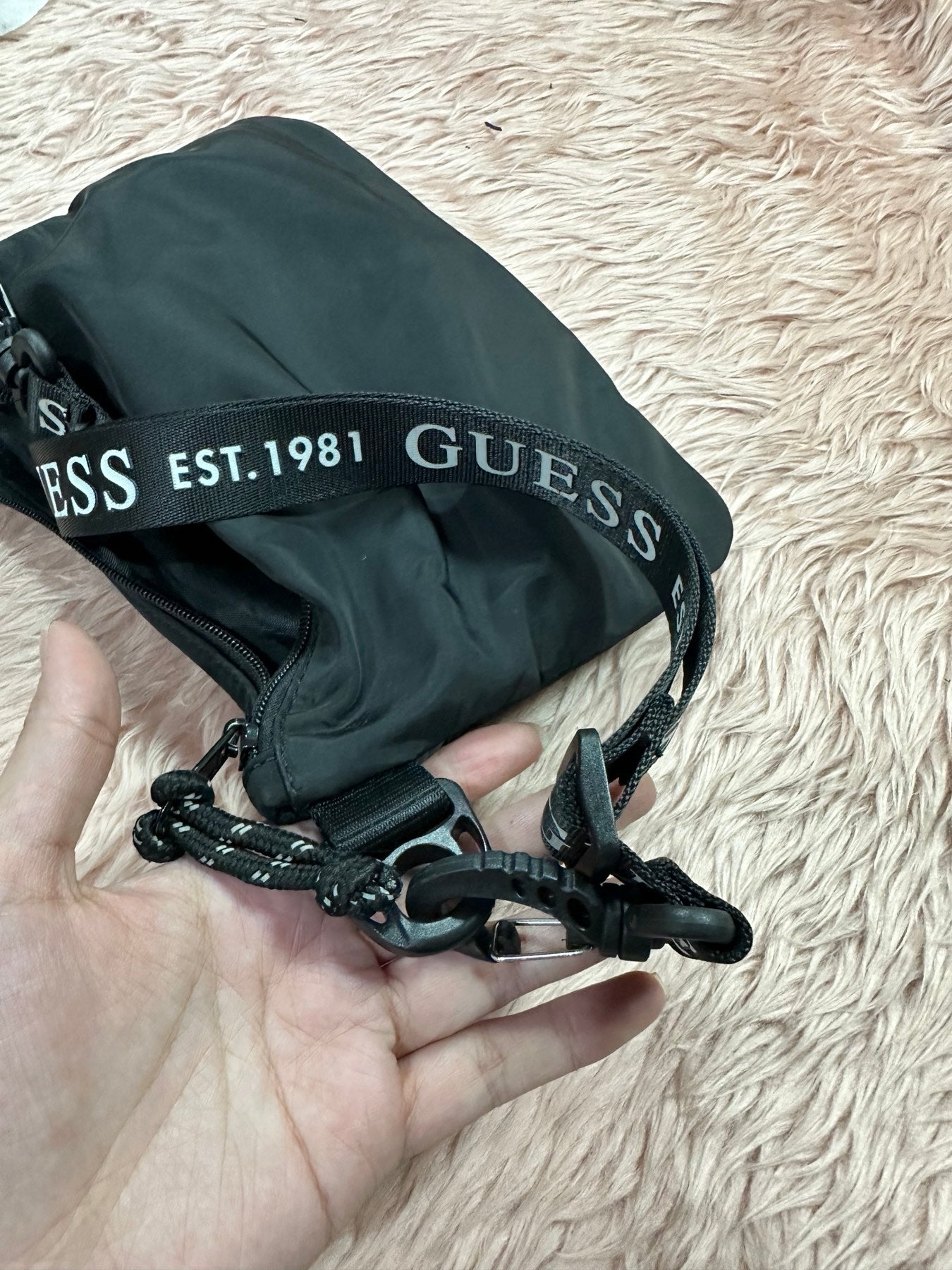 AUTHENTIC/ORIGINAL Preloved Guess Nylon Crossbody Pouch Slim Nylon Bag