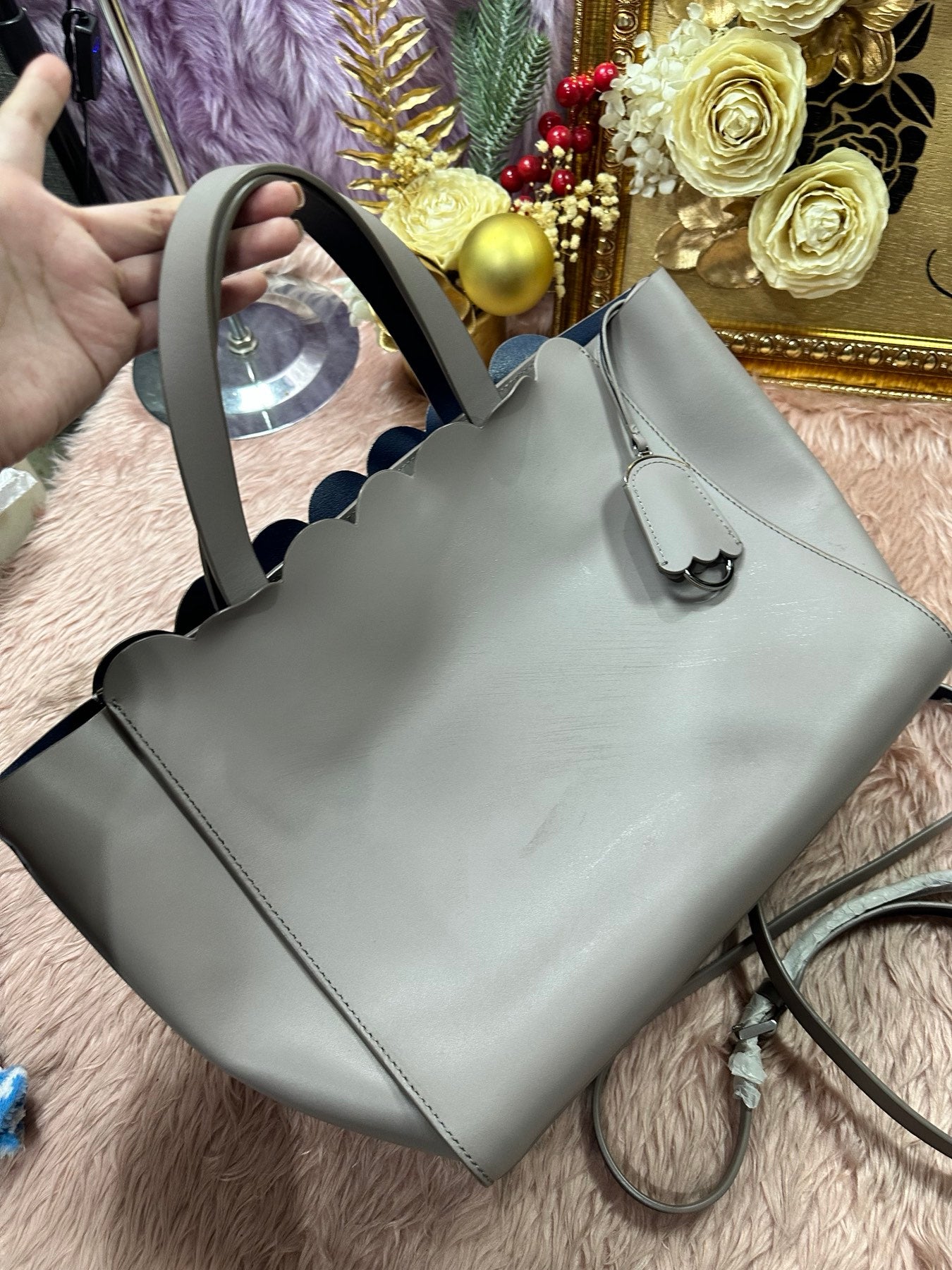 AUTHENTIC/ORIGINAL Preloved KS Magnolia Street Mina Large Tote Gray Bag