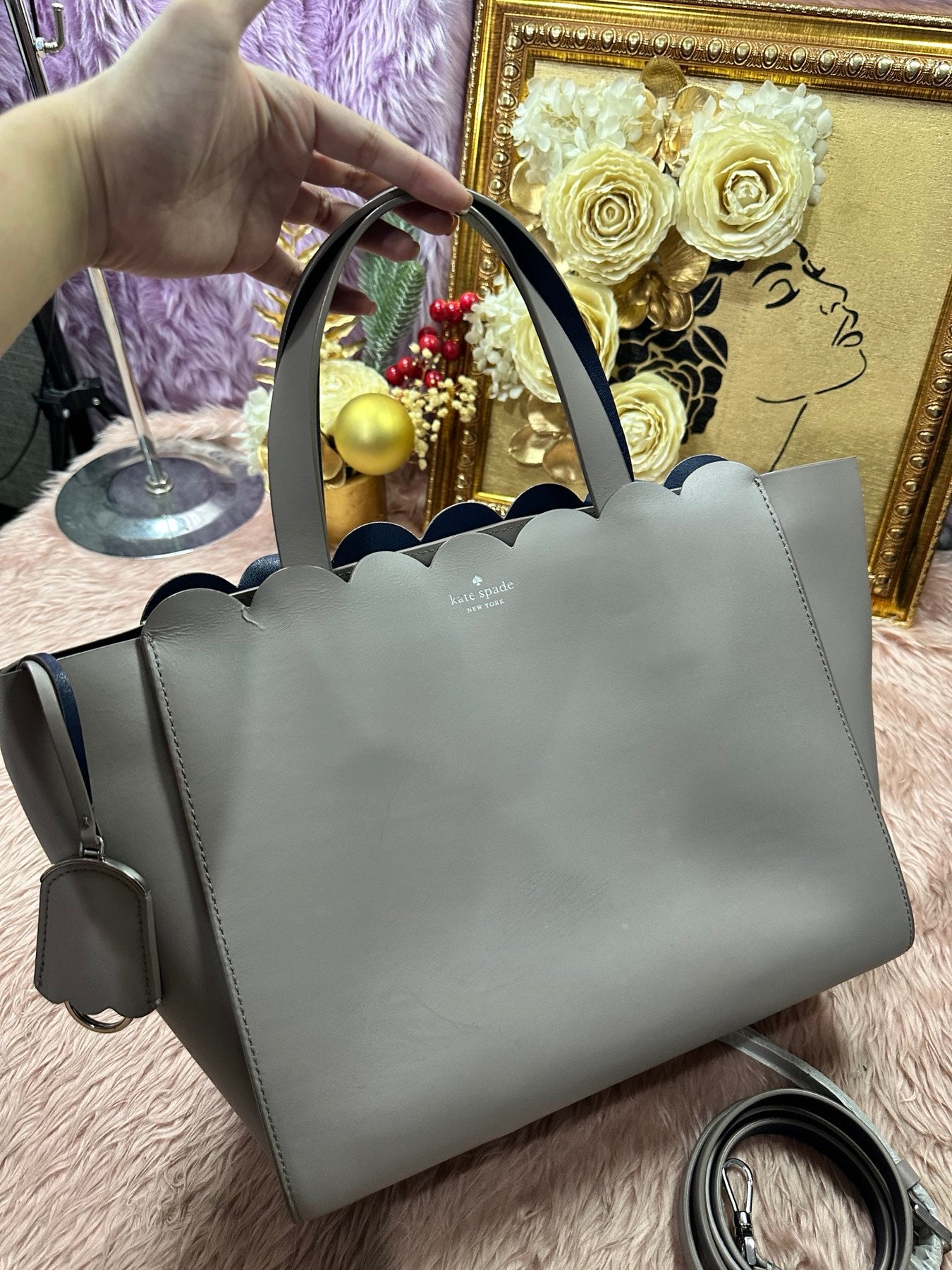 AUTHENTIC/ORIGINAL Preloved KS Magnolia Street Mina Large Tote Gray Bag