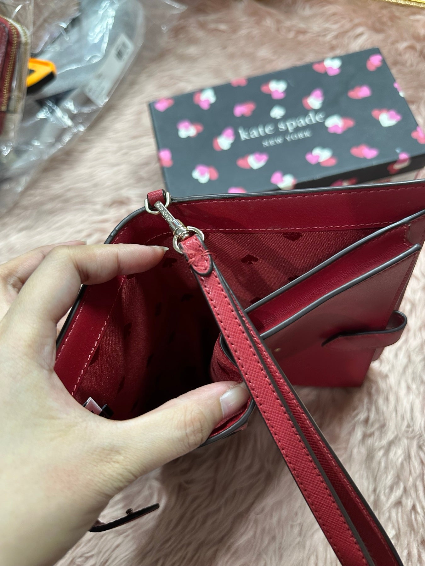 AUTHENTIC/ORIGINAL Preloved KS Staci Heart Pop Printed Boxed Phone Wristlet Red Long Wallet