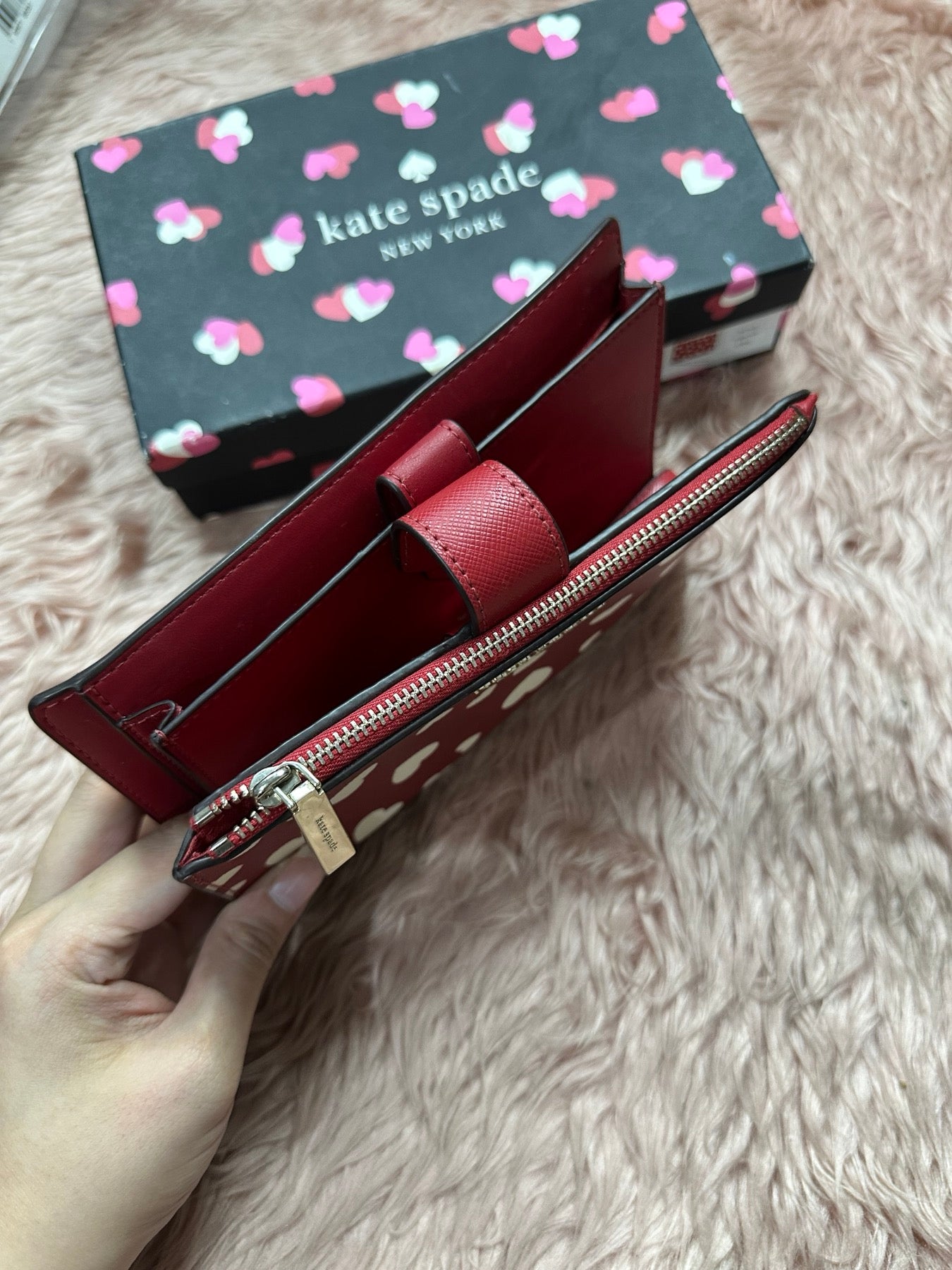 AUTHENTIC/ORIGINAL Preloved KS Staci Heart Pop Printed Boxed Phone Wristlet Red Long Wallet