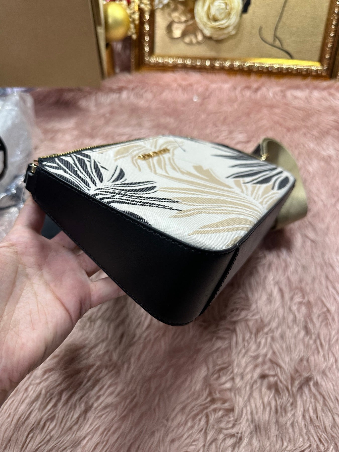 ORIG & IMPORTED MK Jet Set Crossbody Tech Accessories Attached Black Multi Palm Leaves